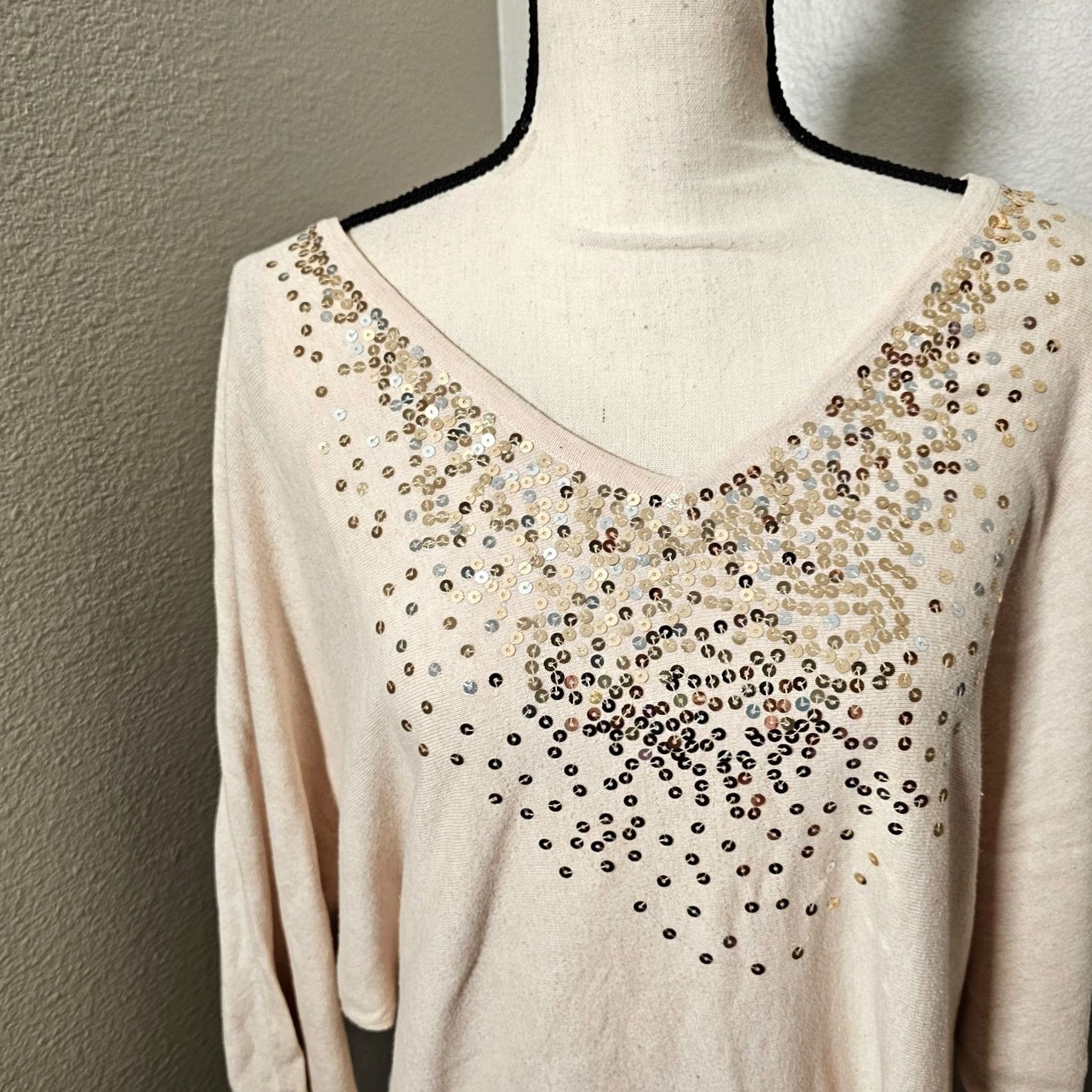 Vintage VINTAGE Ashley Stewart Women’s Plus Size Blouse Shirt V Neck Sequin Long Sleeve Beige 20 Womens Size 3XL / US 20-22 - 5 Thumbnail