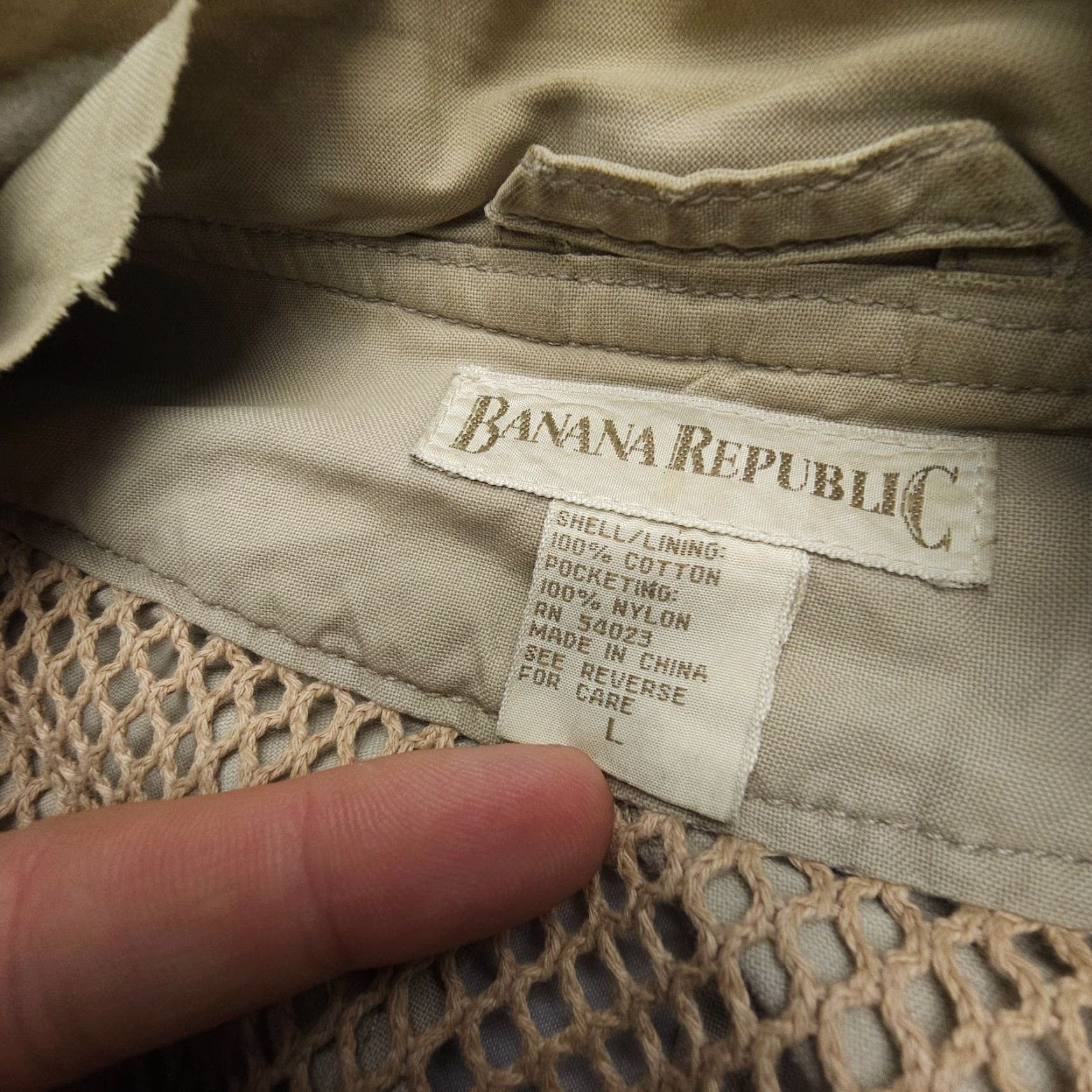 Banana Republic VINTAGE Banana Republic Vest Mens Large Safari Fishing Hunting Photography Thrashed Size US L / EU 52-54 / 3 - 3 Thumbnail