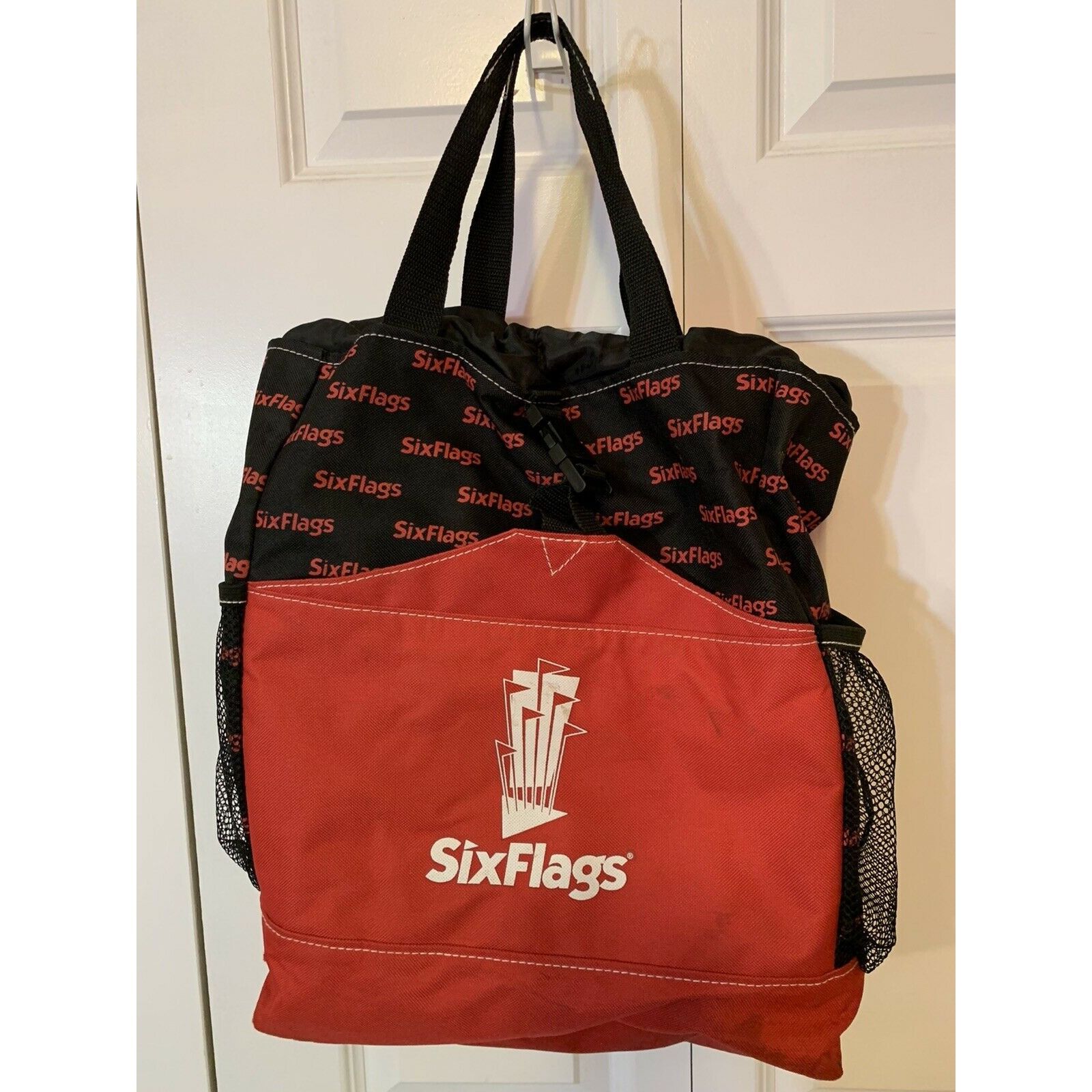 Unkwn Six Flags Back Pack Medium Red Black Size ONE SIZE - 1 Preview