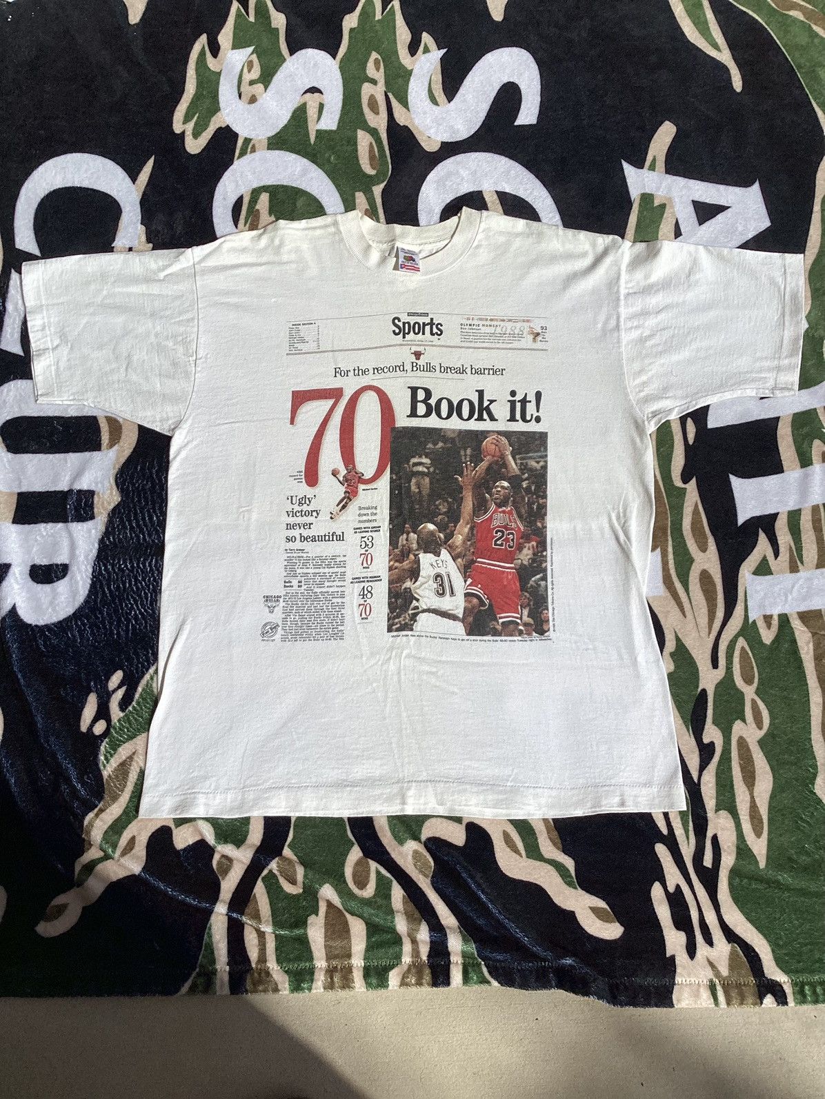 VTG 1996 Chicago Bulls Michael Jordan buy Single Stitch Newspaper T-Shirt L White