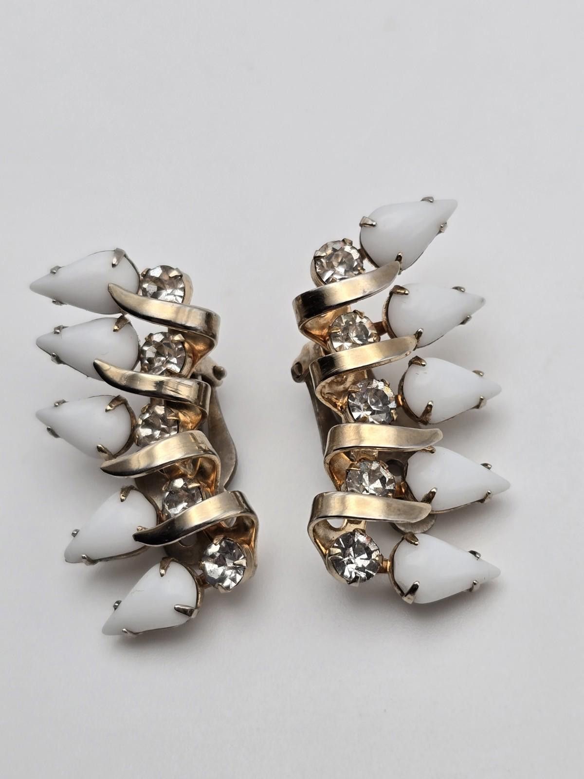 Stormy Kromer Vintage Kramer Milk Glass Rhinestone Clip-On Earrings Size ONE SIZE - 2 Thumbnail