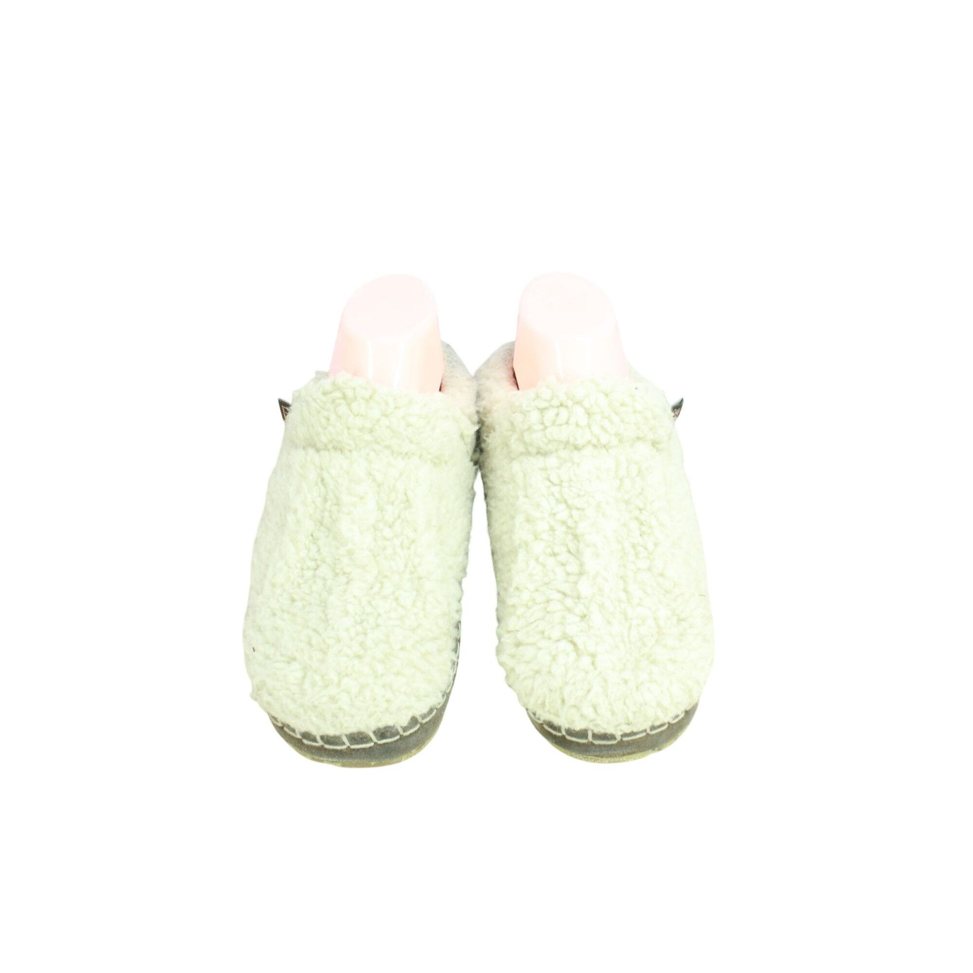 L.L. Bean LL Bean Women's Wicked Good Shearling Lined Cozy Slippers Size US 8 / IT 38 - 5 Thumbnail