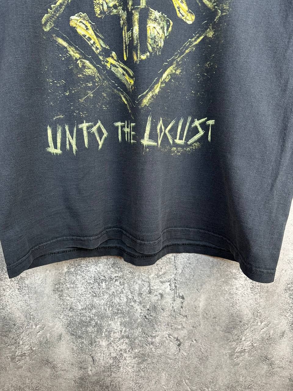 Band Tees Machine Head "Unto The Locust" Bulldozer Band Tee T-Shirt Size US L / EU 52-54 / 3 - 7 Thumbnail
