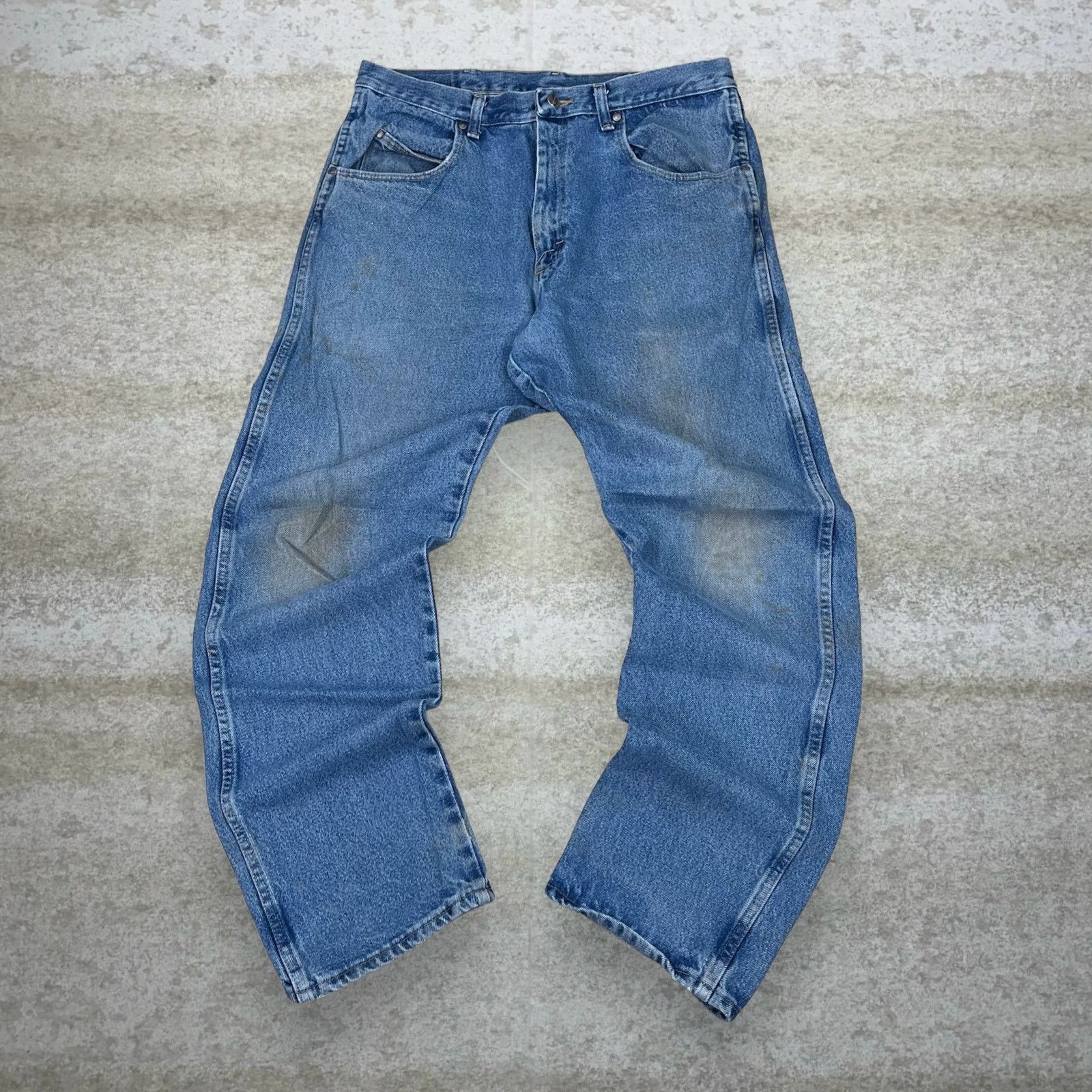 Wrangler Vintage Y2K Wrangler Jeans 35x32 Relaxed Fit Medium Wash Size US 35 - 2 Thumbnail