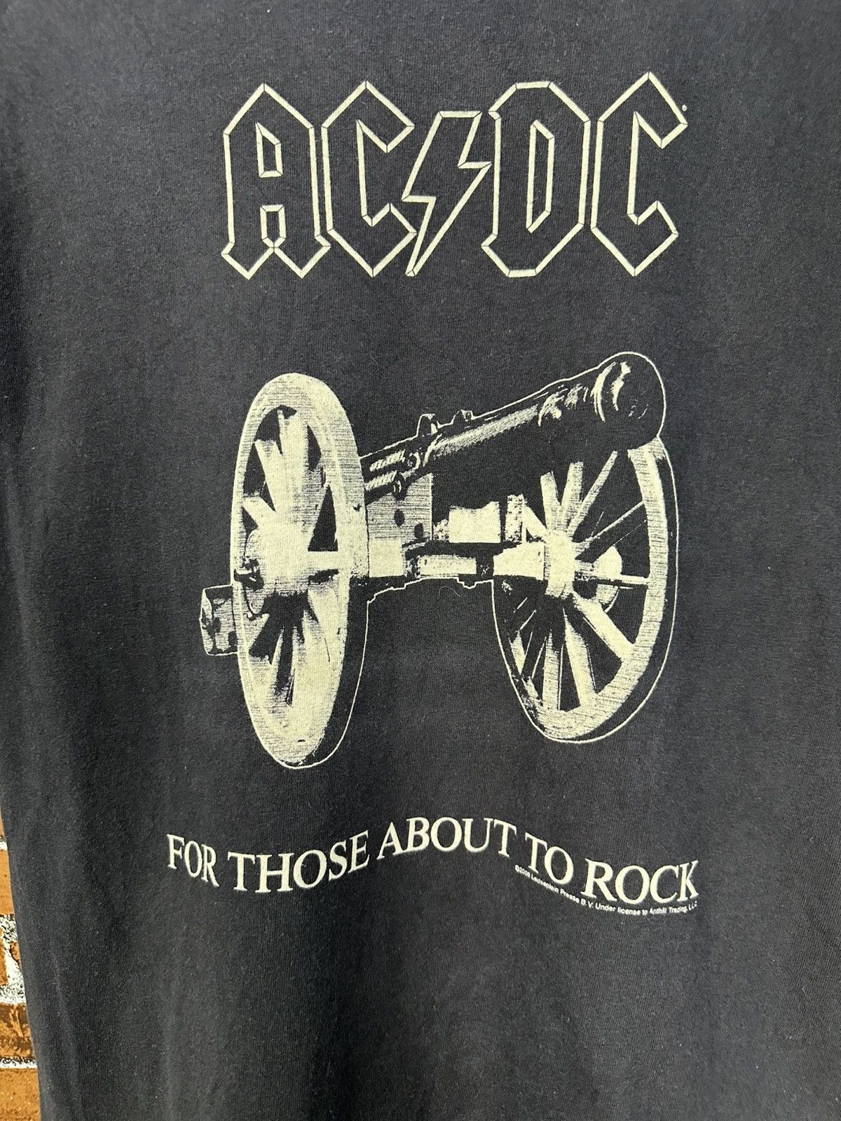 Band Tees Vintage Band ACDC For Those About To Rock Tshirt A1018 Size US L / EU 52-54 / 3 - 6 Thumbnail