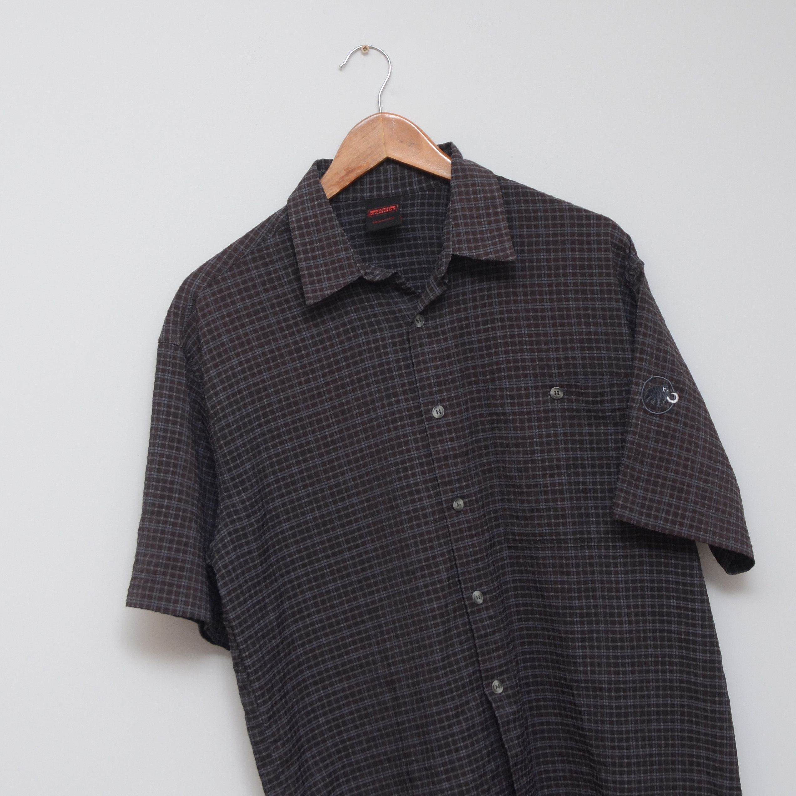 Mammut Mammut Swiss Technology Outdoor Button Up Shirt Size US L / EU 52-54 / 3 - 2 Thumbnail