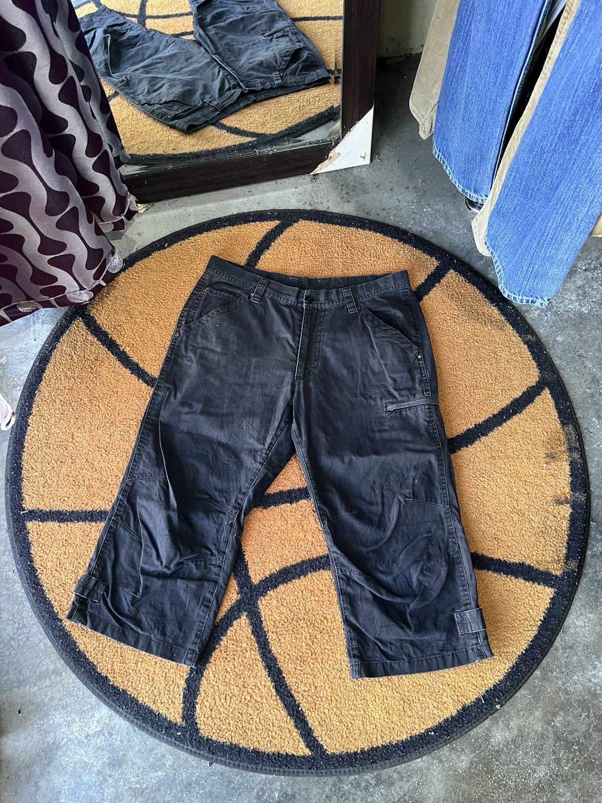 Comme Ca Ism 🔥Comme Ca Ism Single Side Pocket Cropped Pant Size US 30 / EU 46 - 2 Thumbnail