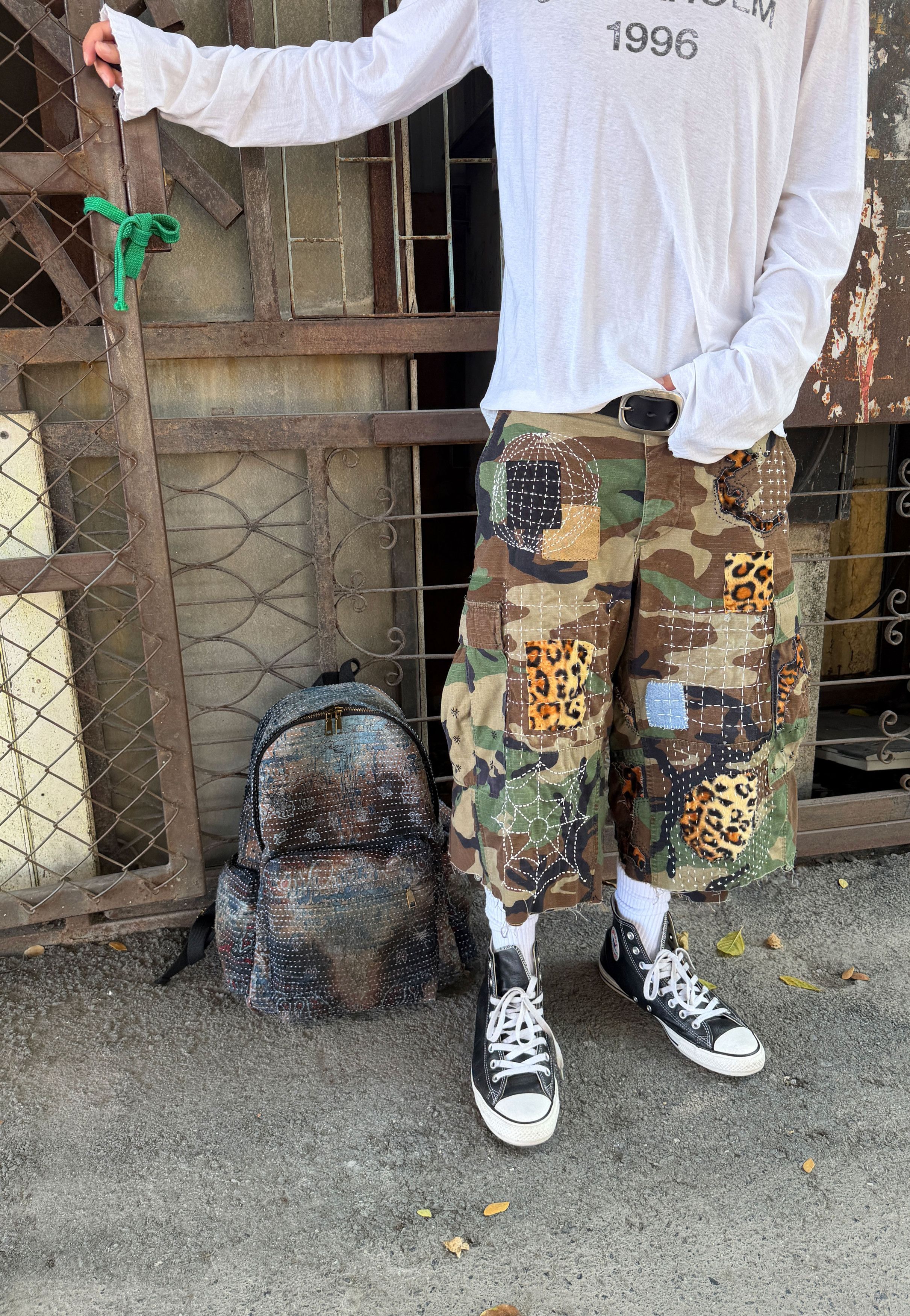 Japanese Brand 1995s VINTAGE CAMO CARGO SASHIKO PATCH SHORTS Size US 34 / EU 50 - 2 Thumbnail