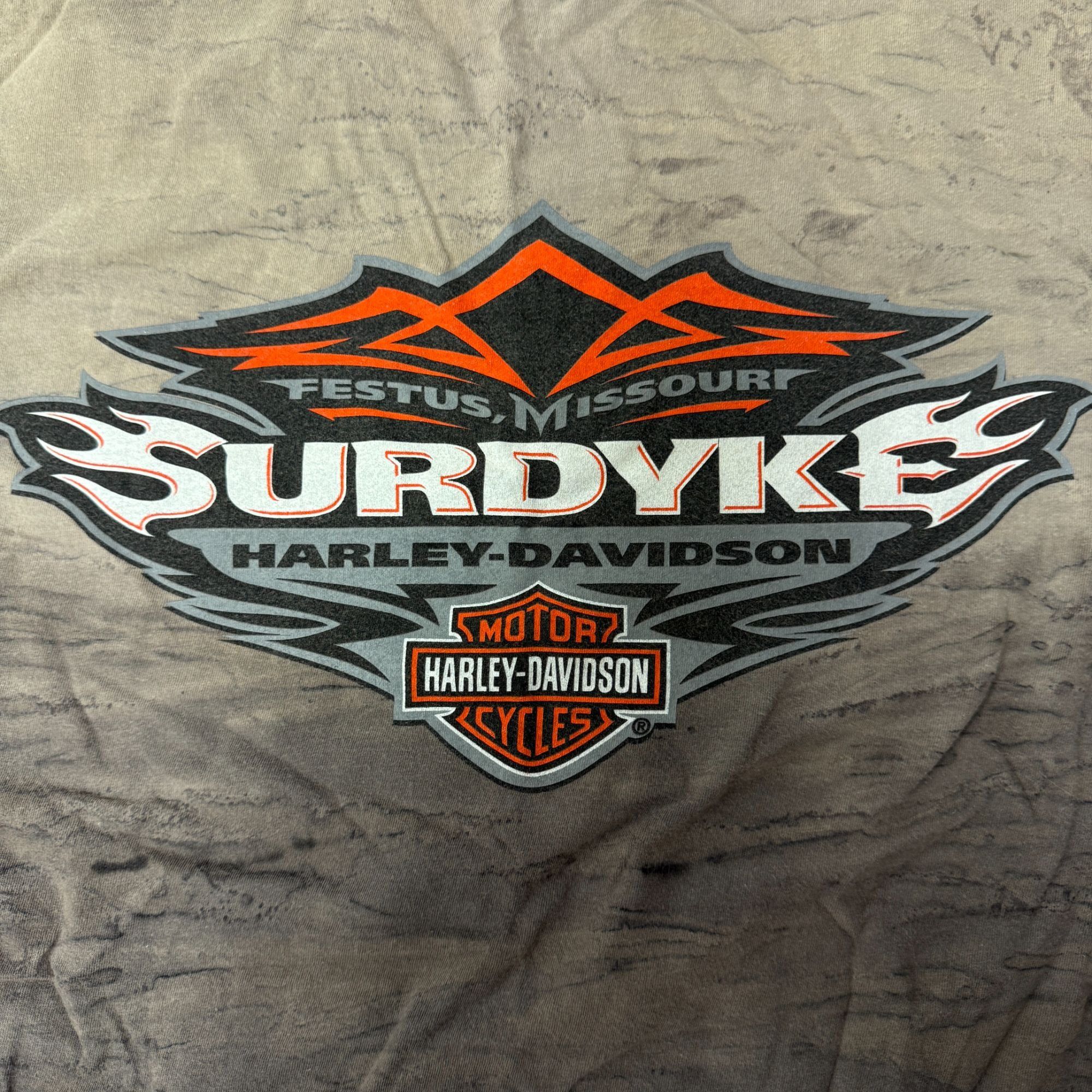 Harley Davidson H-D Surdyke MI CATTLE DRIVE WOLF In The MIST Biker T Shirt L Size US L / EU 52-54 / 3 - 9 Thumbnail