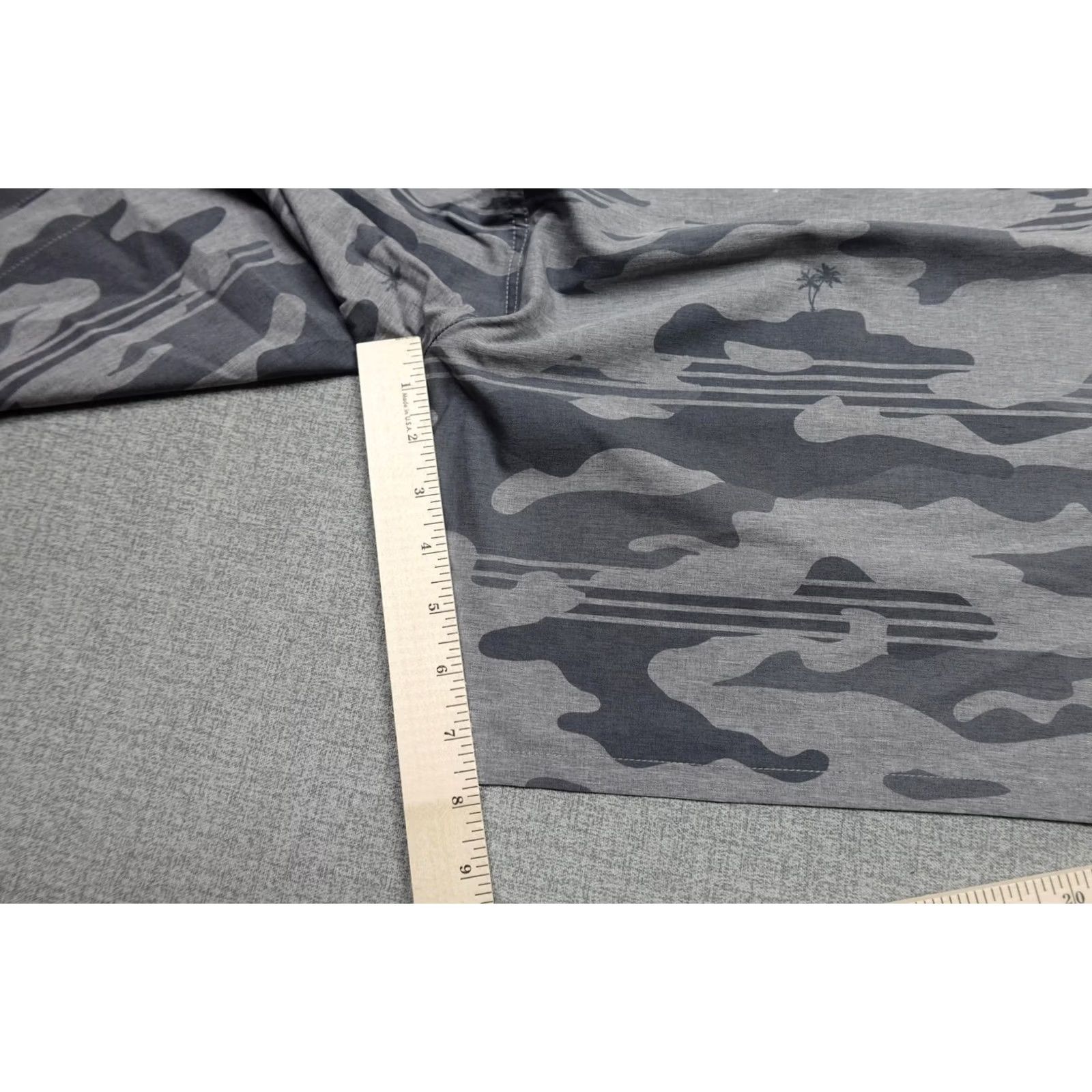 TravisMathew Travis Mathew Leader Board Shorts Mens 2XL Heather Gray Camo Lightweight Jersey Pockets Drawstring Relaxed Casual Summer Golf-inspired Mens Size US 39 - 6 Thumbnail