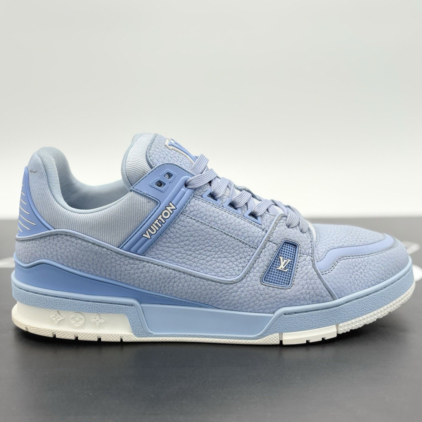 Louis Vuitton Louis Vuitton Trainer ' Light Blue White ' | GREAT COND! Size US 12.5 / EU 45-46 - 2 Thumbnail