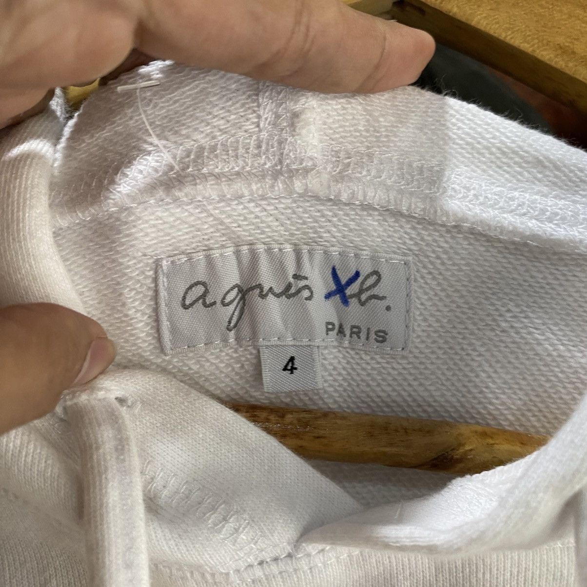 agnes b. Agnes B Paris Centre Logo Pullover Hoodie Size US S / EU 44-46 / 1 - 9 Thumbnail