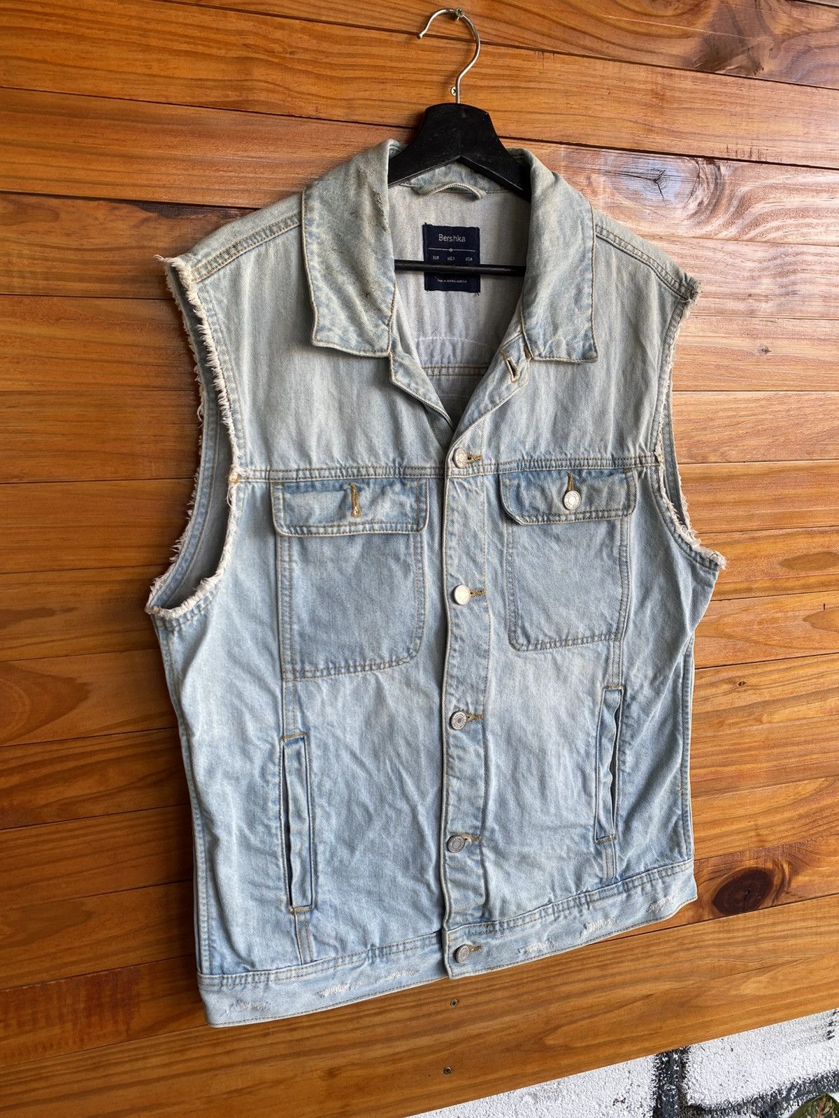 Bershka Bershka Denim Vest Light Wash Sleeveless Jacket Tiger Patch Size US L / EU 52-54 / 3 - 5 Thumbnail