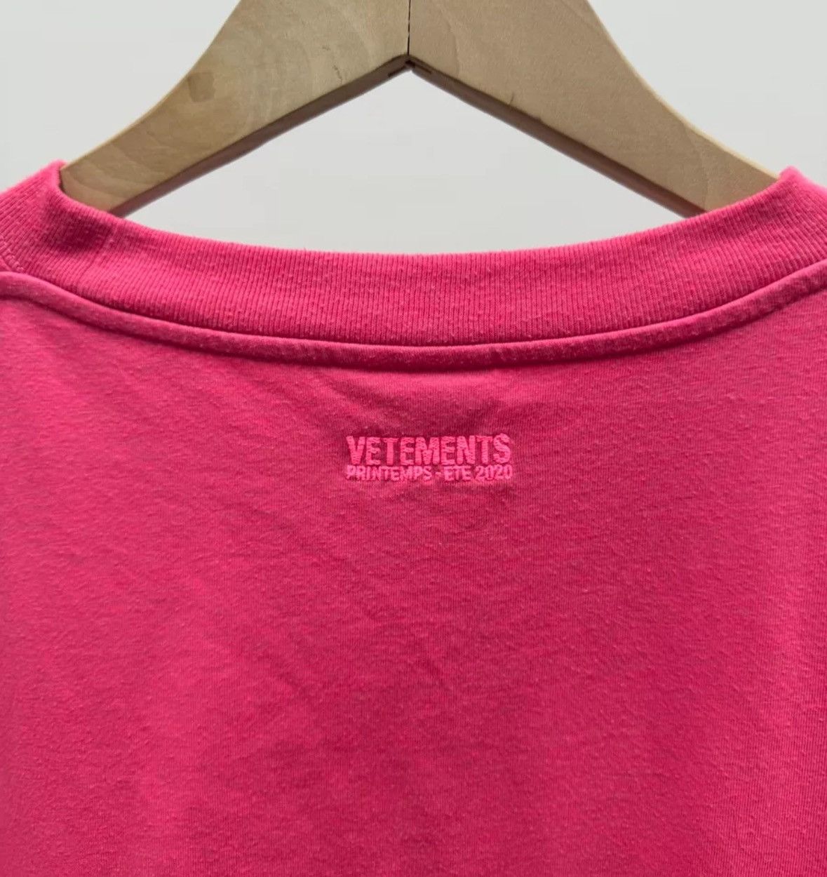 Vetements Vetements Thanks U Middle Finger Short Sleeve2412-Nextarrow Size US S / EU 44-46 / 1 - 5 Thumbnail