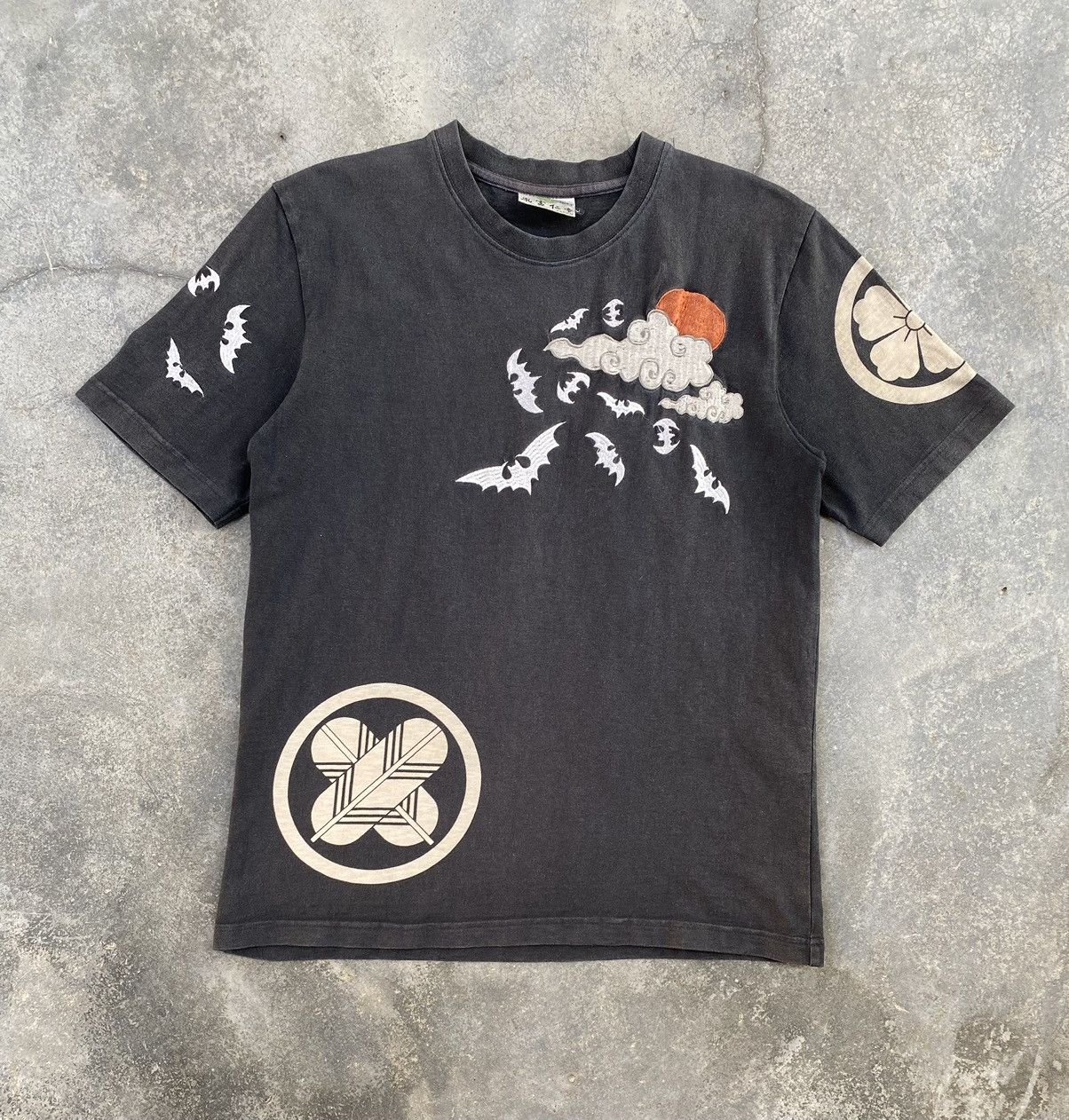 Japanese Brand Vintage Infinity Samurai Bats Sukajan Tees Size US M / EU 48-50 / 2 - 1 Thumbnail