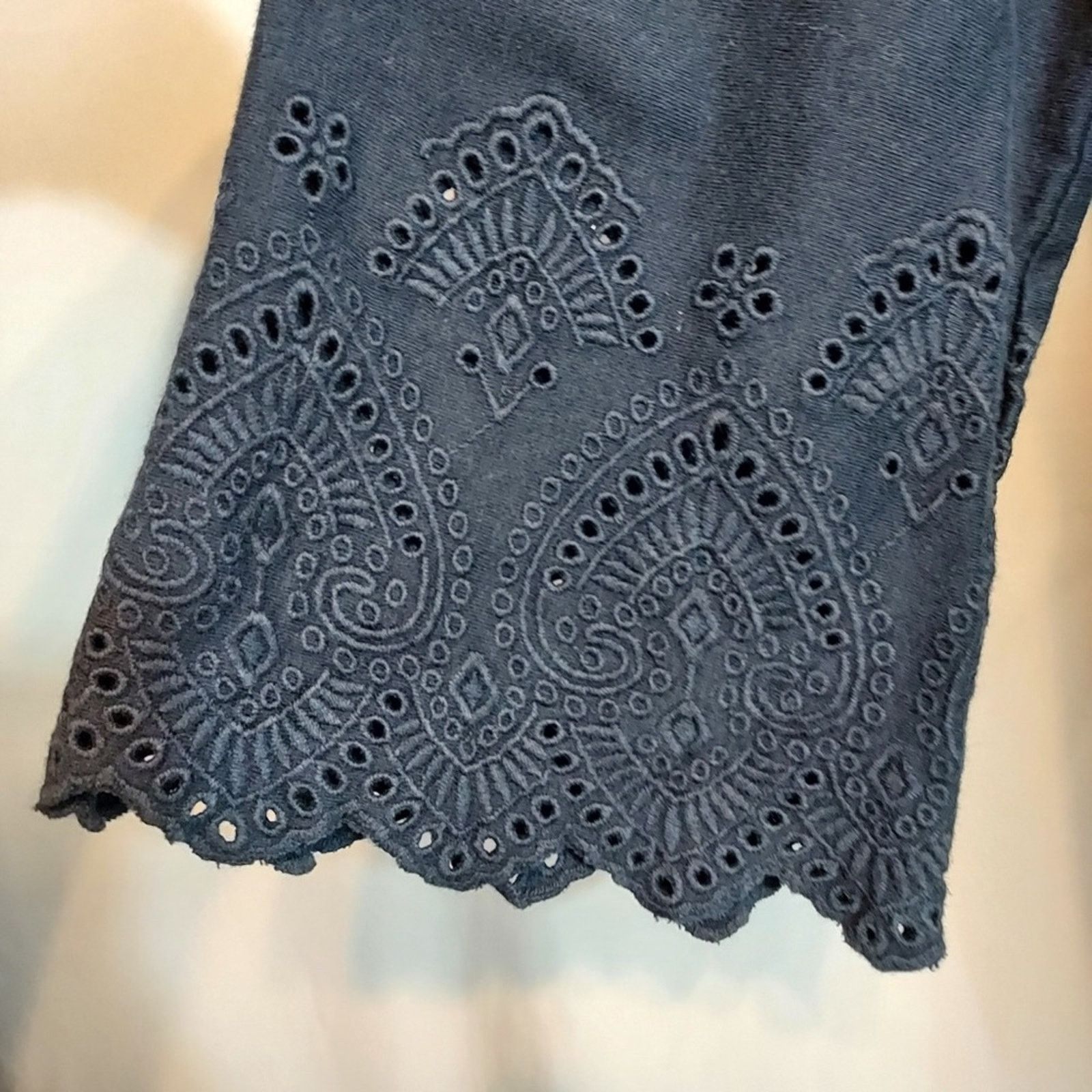 J. Jill J.Jill Navy Blue Cotton Eyelet Lace Scallop Shirt Blouse Top Size L / US 10 / IT 46 - 3 Thumbnail