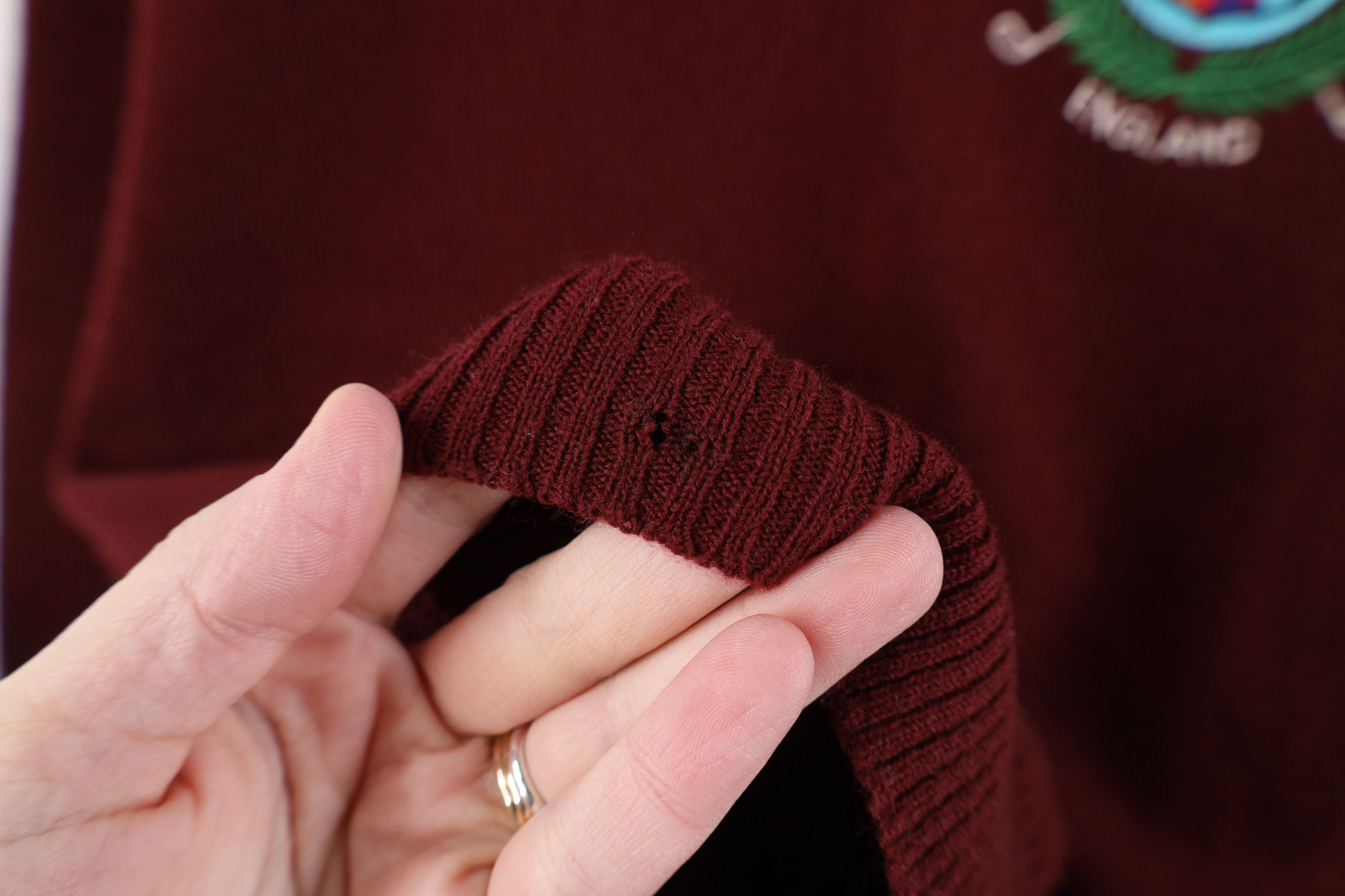 Vintage Vintage 70s 80s Golf Club England Knit V-Neck Sweater Red Size US L / EU 52-54 / 3 - 7 Thumbnail