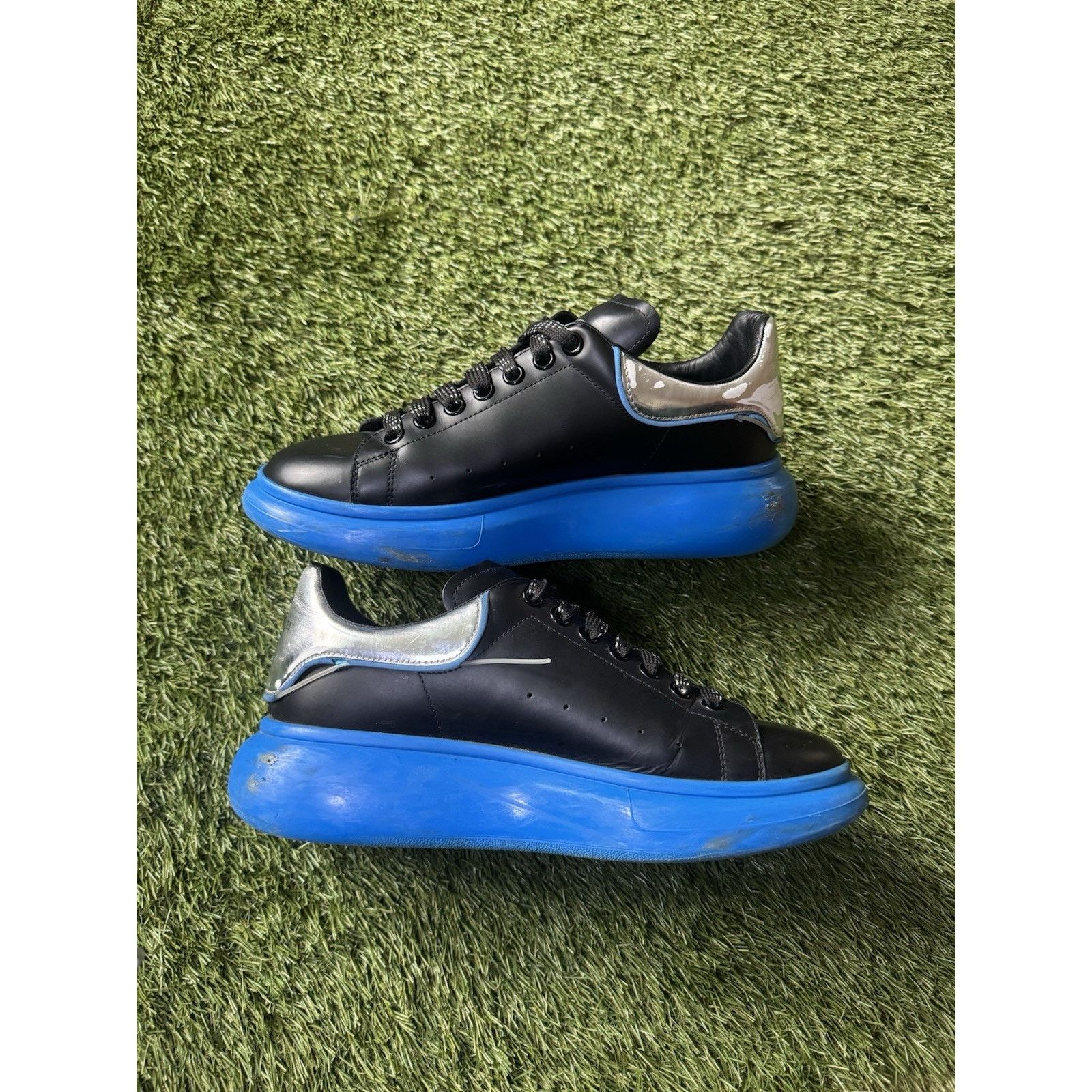 Alexander McQueen Alexander McQueen Oversized Sneakers black and blue Size 42 Size US 9 / EU 42 - 2 Thumbnail