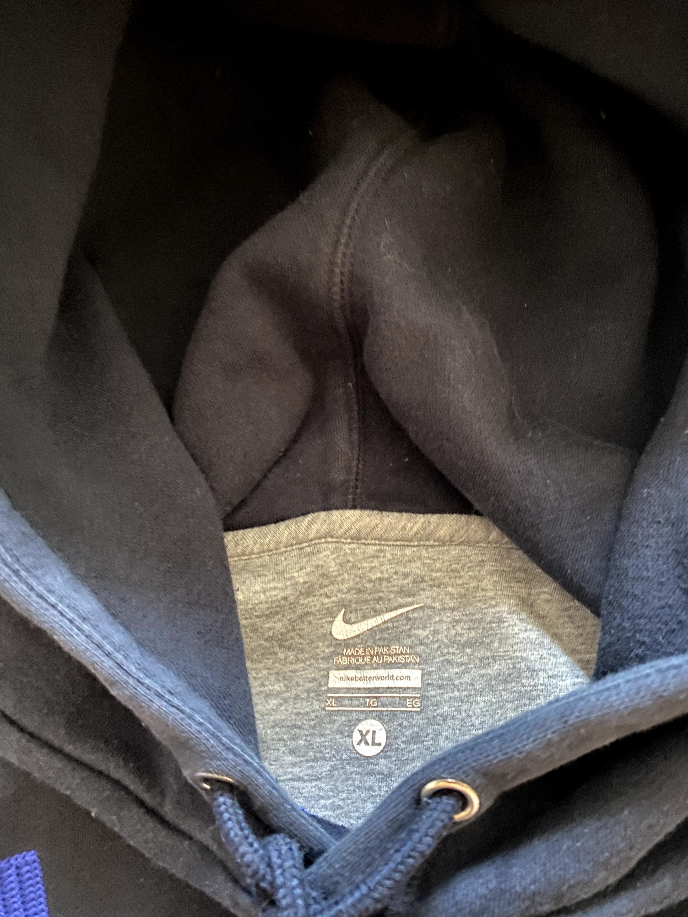 Nike Vintage Nike Spell Out Center Logo Swoosh Navy Hoodie Size US XL / EU 56 / 4 - 4 Thumbnail