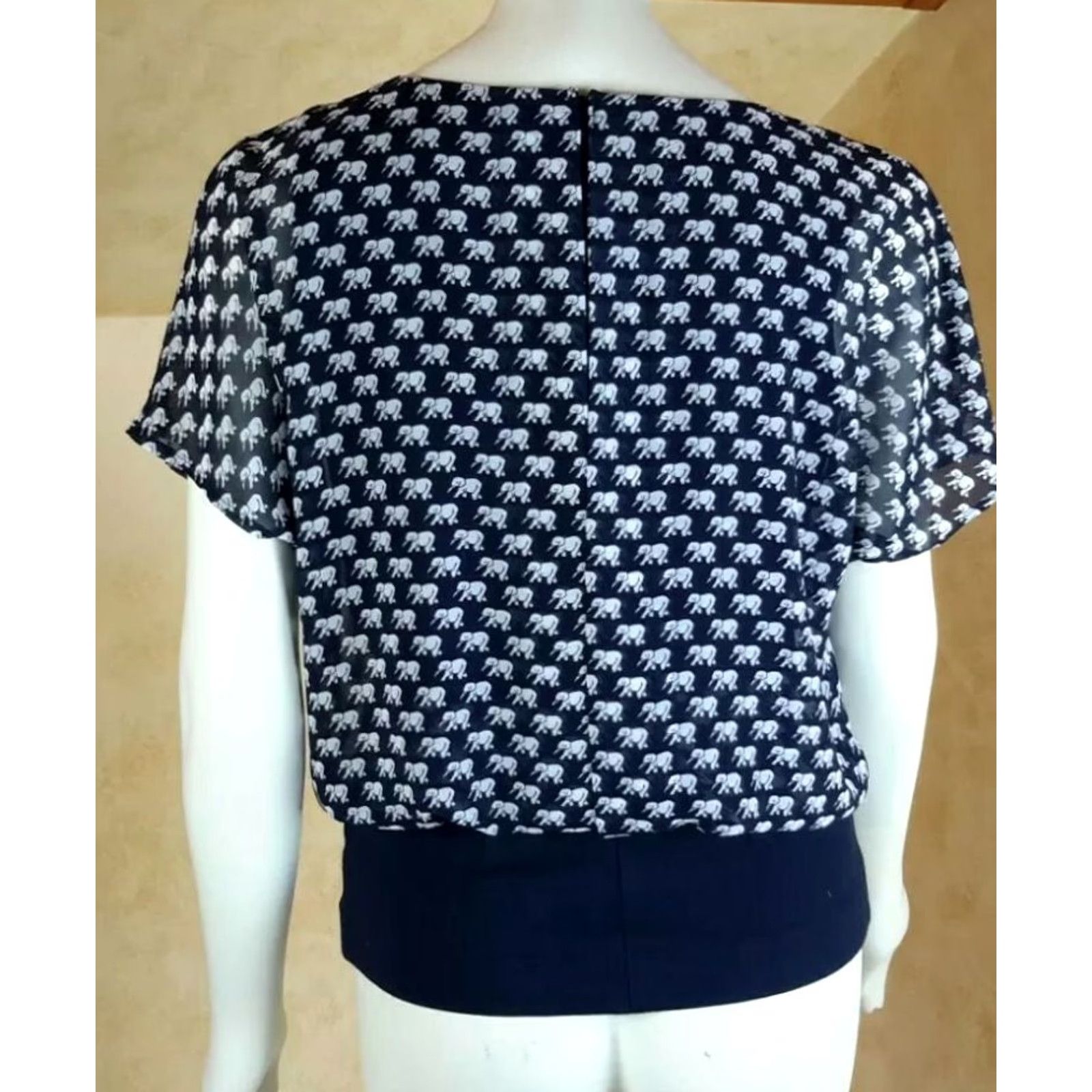 Vintage VINTAGE? No. (Skip) CAbi Womens Parade Blouse top navy blue elephant print style # 5345 size Small Size S / US 4 / IT 40 - 3 Thumbnail