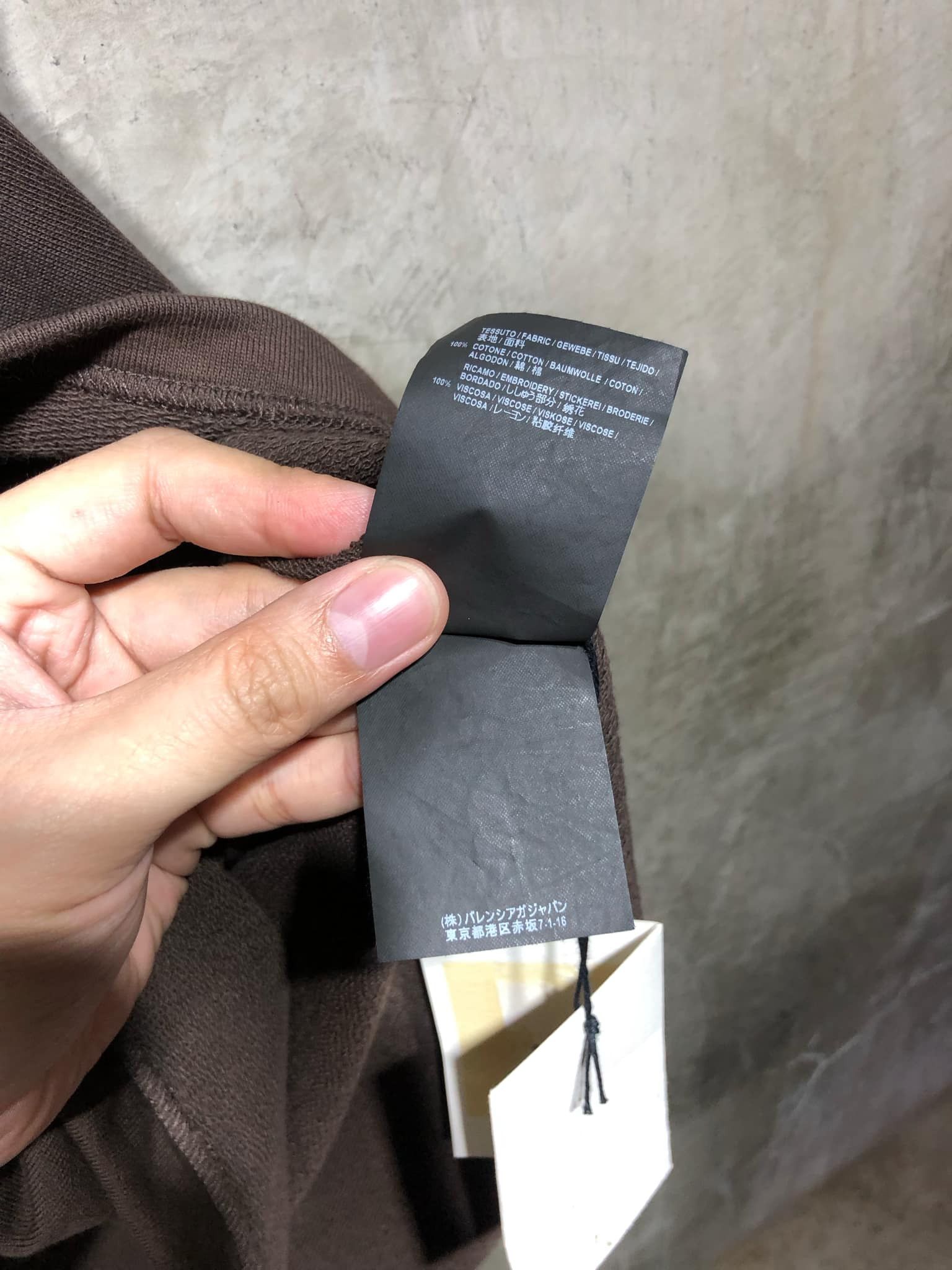 Balenciaga Balenciaga Sleeves Embroidered logo cropped hoodie BNWT Size US XL / EU 56 / 4 - 11 Thumbnail