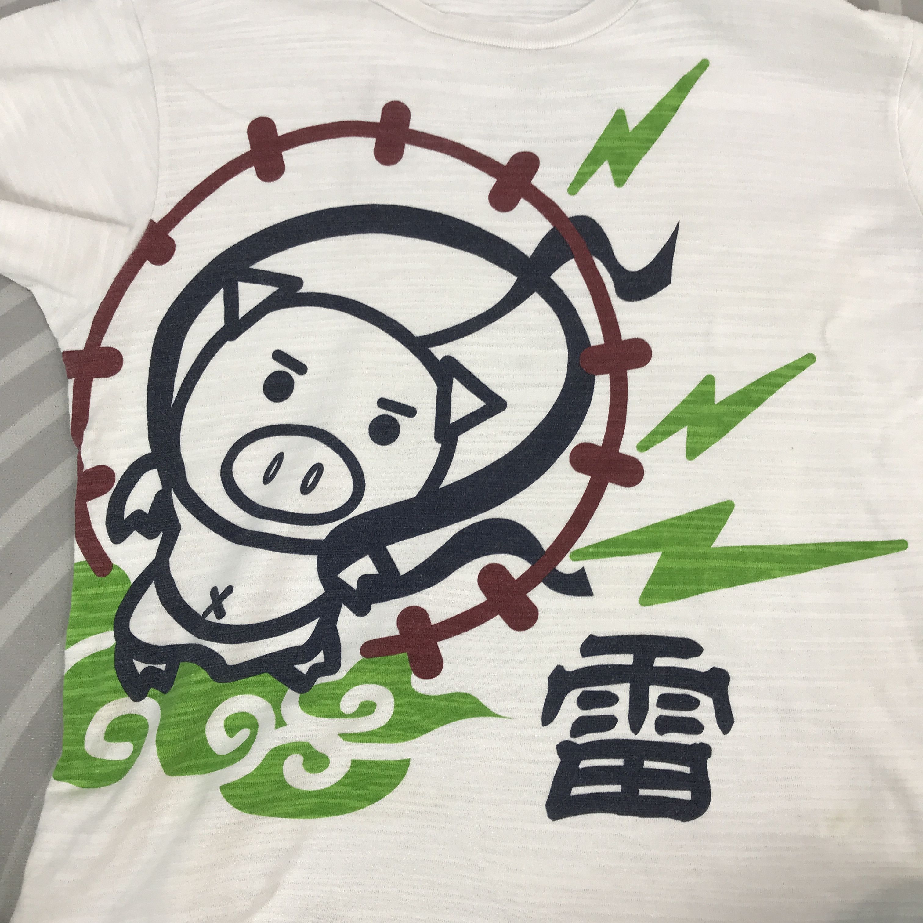 Japanese Brand Vintage Japanese Word Wear Pig Designs T-Shirt Size US L / EU 52-54 / 3 - 10 Thumbnail