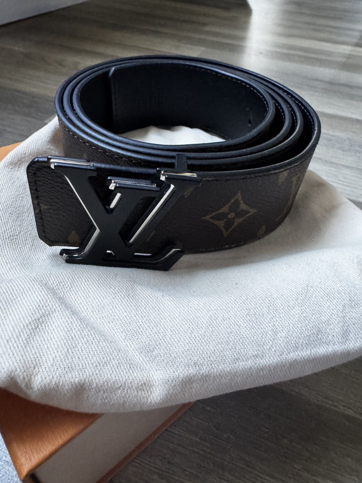 Gold B.B Simon belt