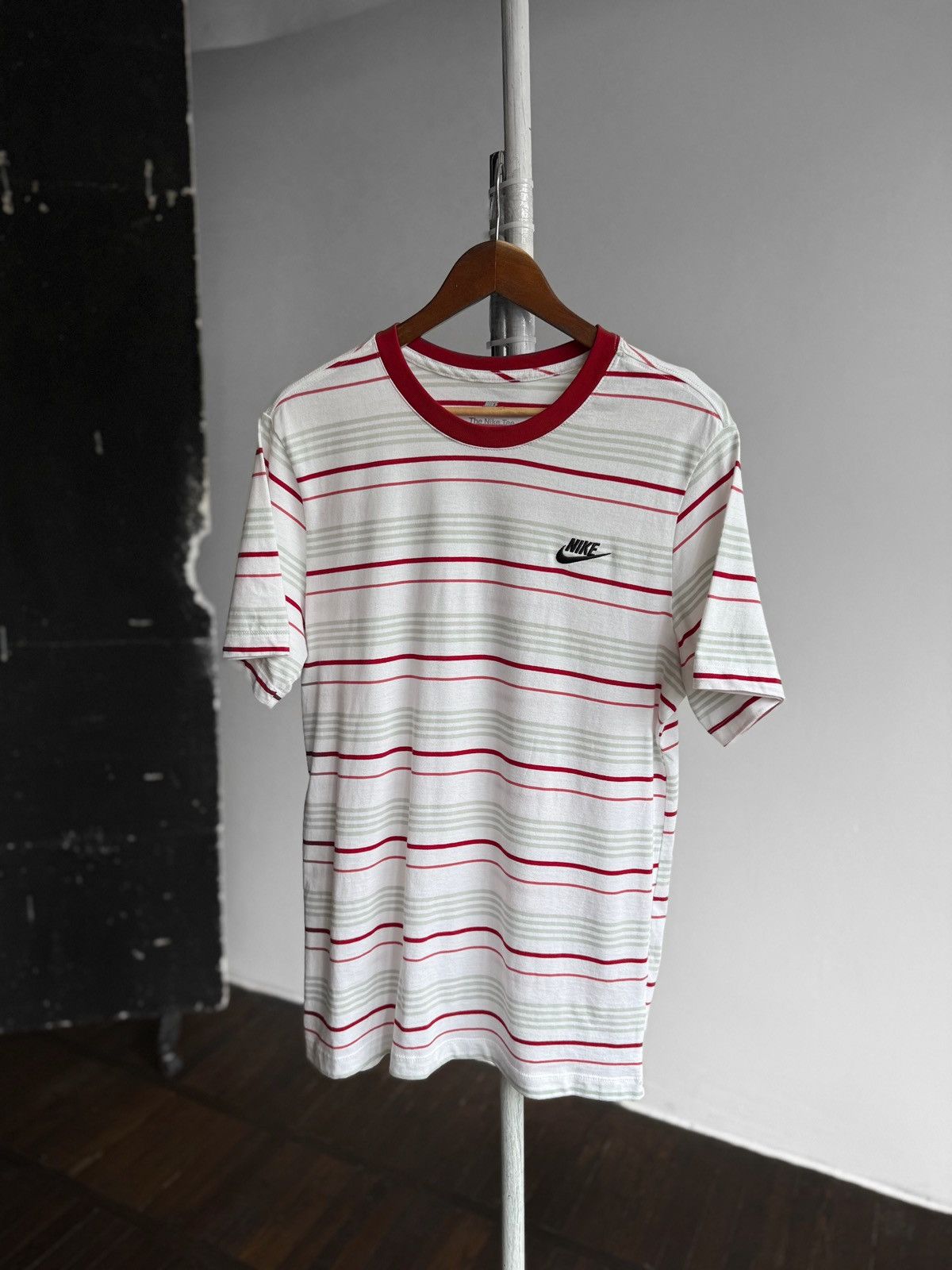 Nike Nike Mens Striped Short Sleeve Crew Neck T-Shirt Small Logo Size US M / EU 48-50 / 2 - 2 Thumbnail