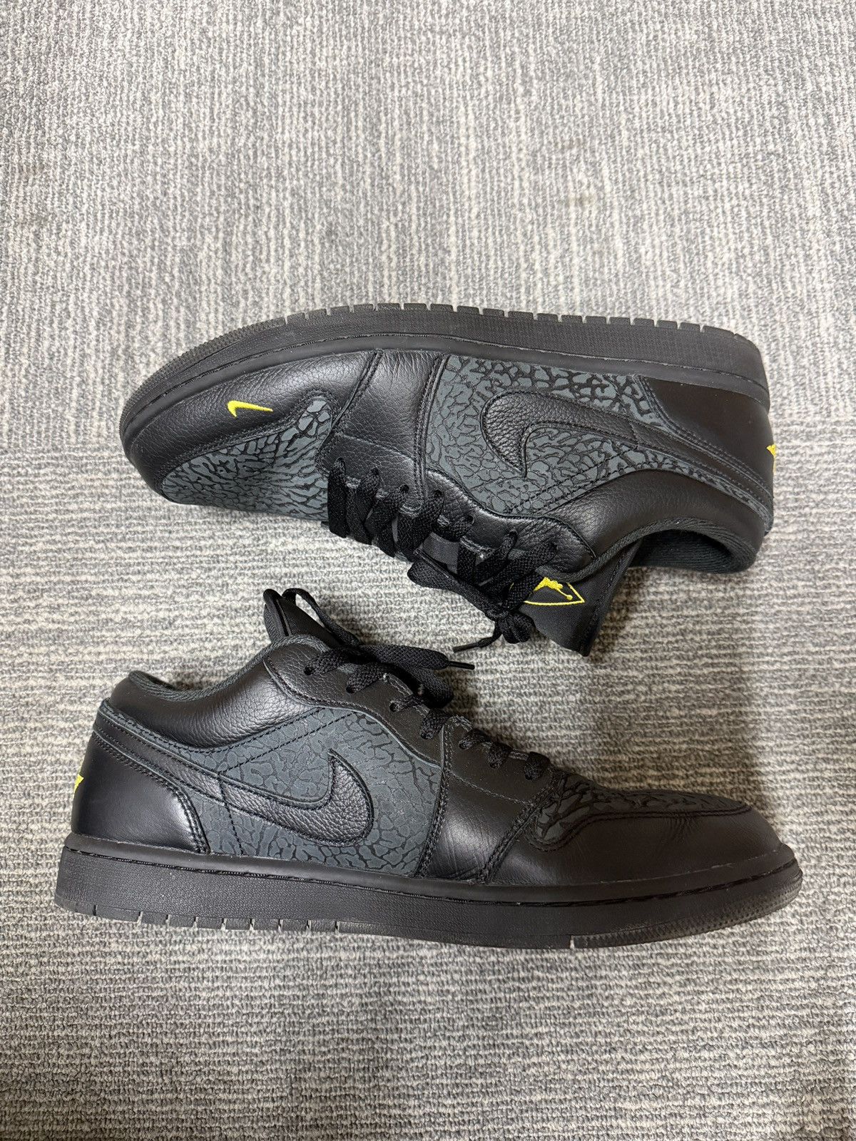 Jordan Brand Jordan 1 Low SE Black Tour Yellow Anthracite Size US 12 / EU 45 - 2 Thumbnail