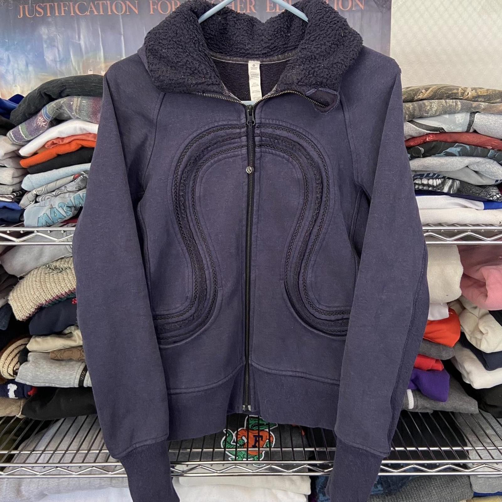 Lululemon lululemon womans navy zip up fleece neck jacket size 4 Size S / US 4 / IT 40 - 1 Thumbnail