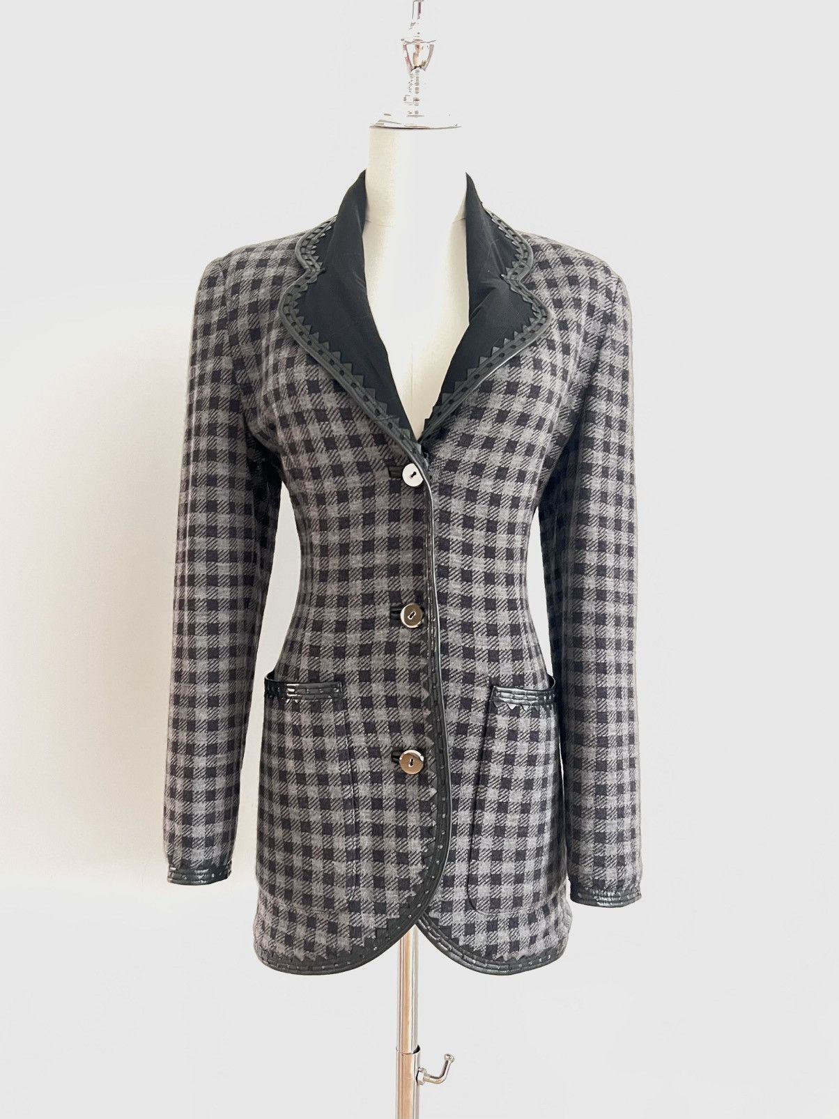 Gianfranco Ferre Gianfranco Ferré Vintage 1990s Checked Blazer – Size S Size XS / US 0-2 / IT 36-38 - 1 Thumbnail