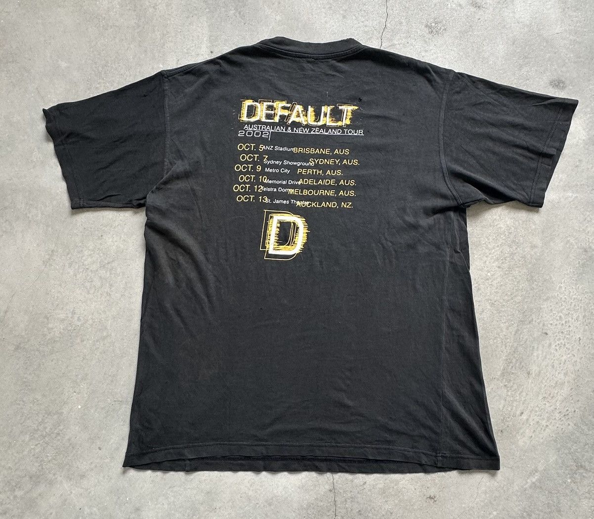 Vintage VINTAGE DEFAULT BAND TOUR TEE DISTRESSED Size US L / EU 52-54 / 3 - 9 Thumbnail