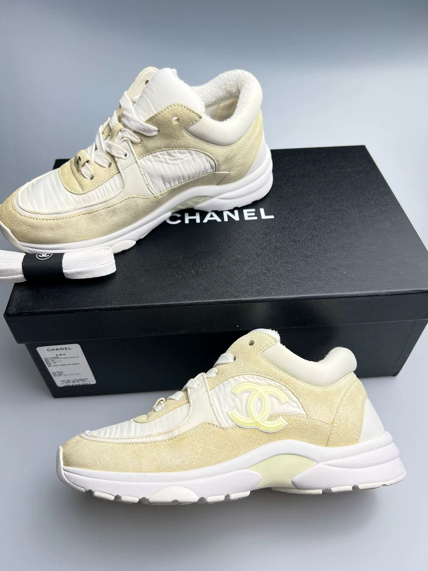 Chanel Chanel Patchwork White Lowtop Sneakers us_6 Women Size US 6 / IT 36 - 1 Thumbnail
