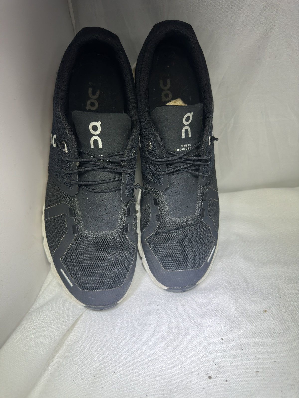 On PreOwned On Cloud 5 Black White Men's 9.5 Running Shoes Size US 9.5 / EU 42-43 - 6 Thumbnail