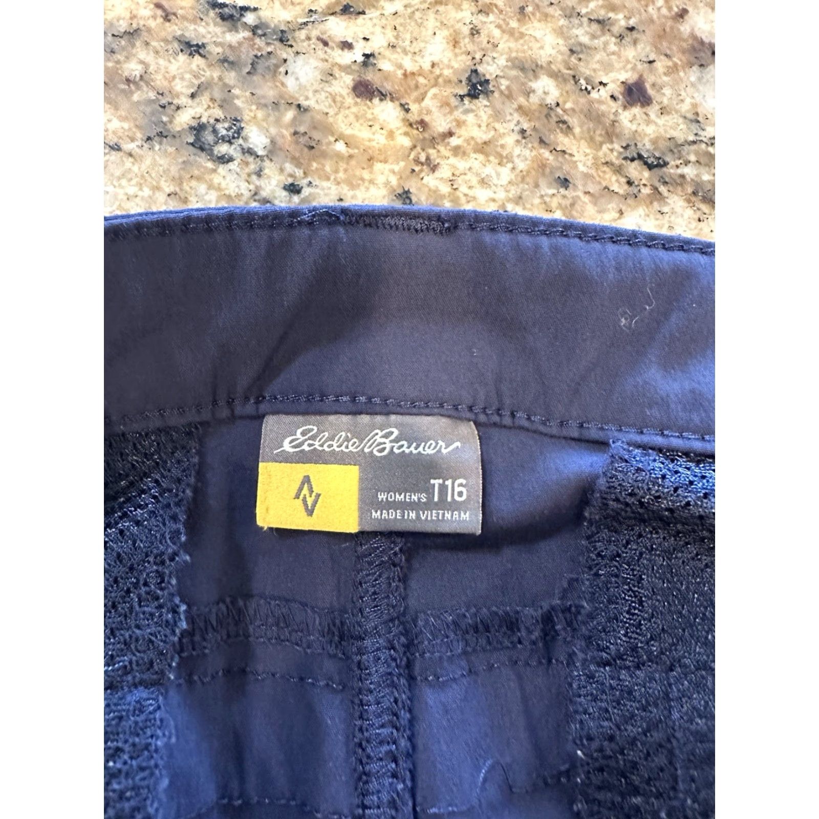 Eddie Bauer Eddie Bauer Pants Womens Tall 16 Navy Blue Outdoor Active Capri Zip Button Adjustable Capris 16T Tall Size 38" / US 16 / IT 52 - 5 Thumbnail