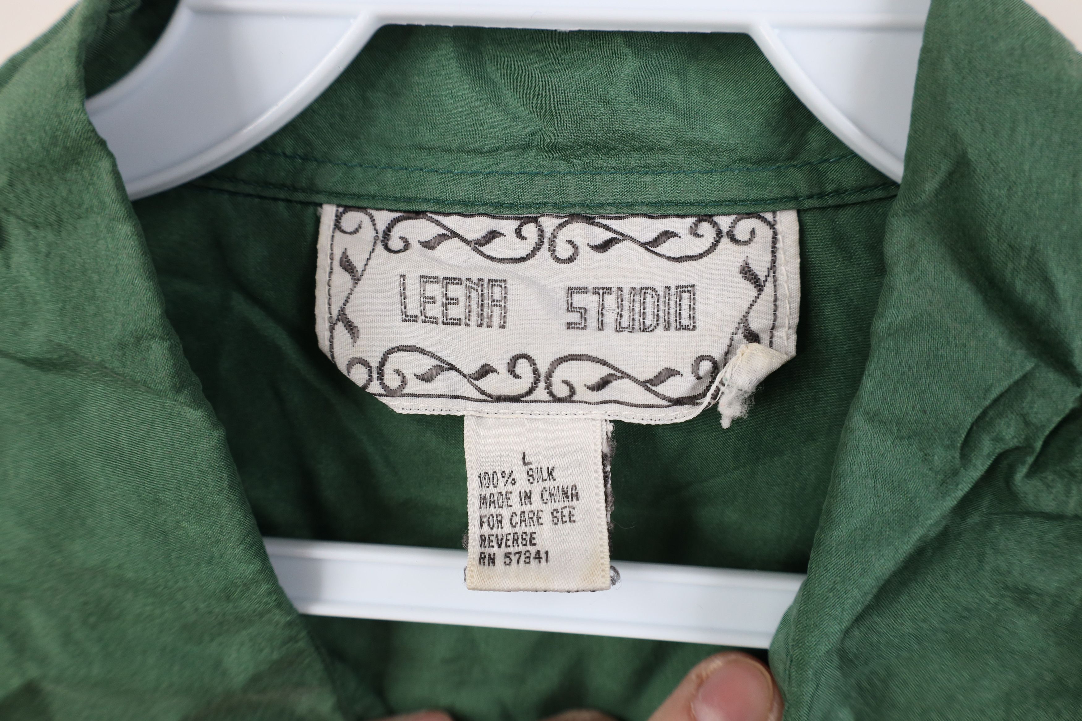 Vintage Vintage 90s Streetwear Lightweight Silk Button Shirt Green Size L / US 10 / IT 46 - 6 Thumbnail