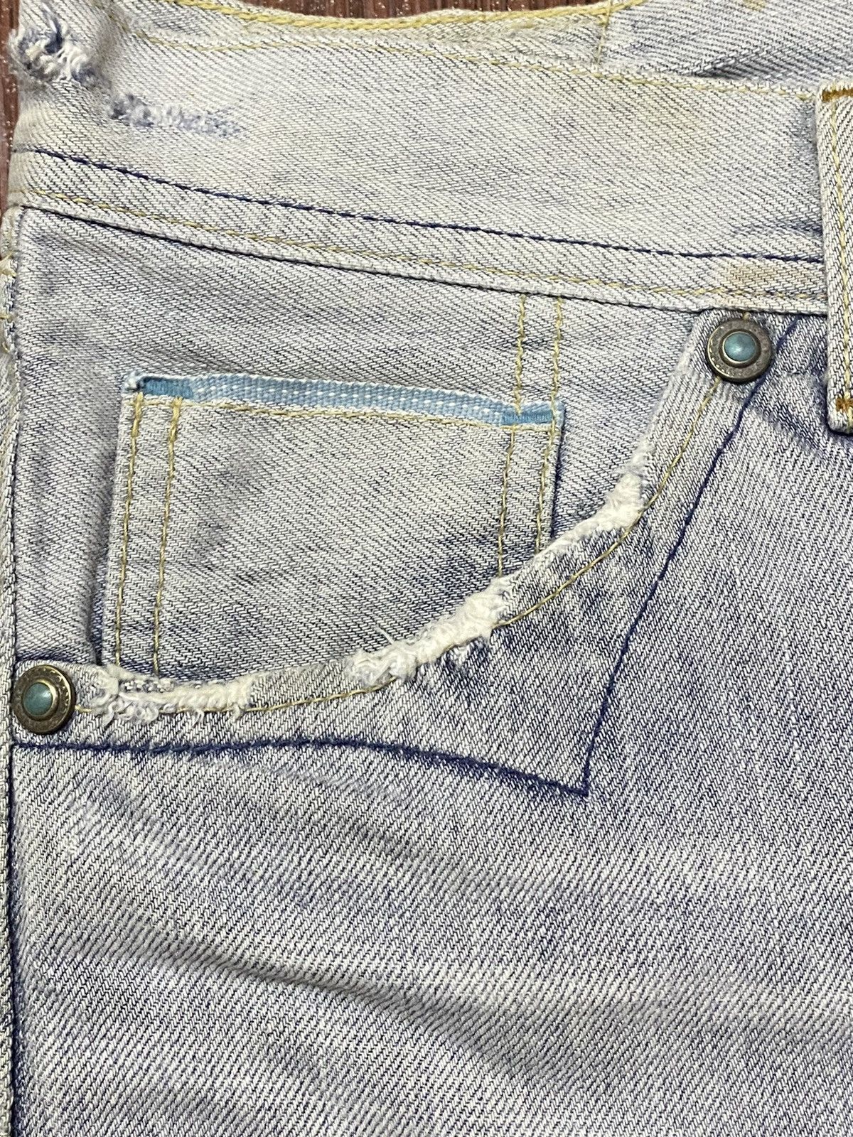 Levi's Vintage Clothing Vintage Levis 705 90’s Selvedge Faded Wash Distressed Jeans Size US 29 - 10 Thumbnail