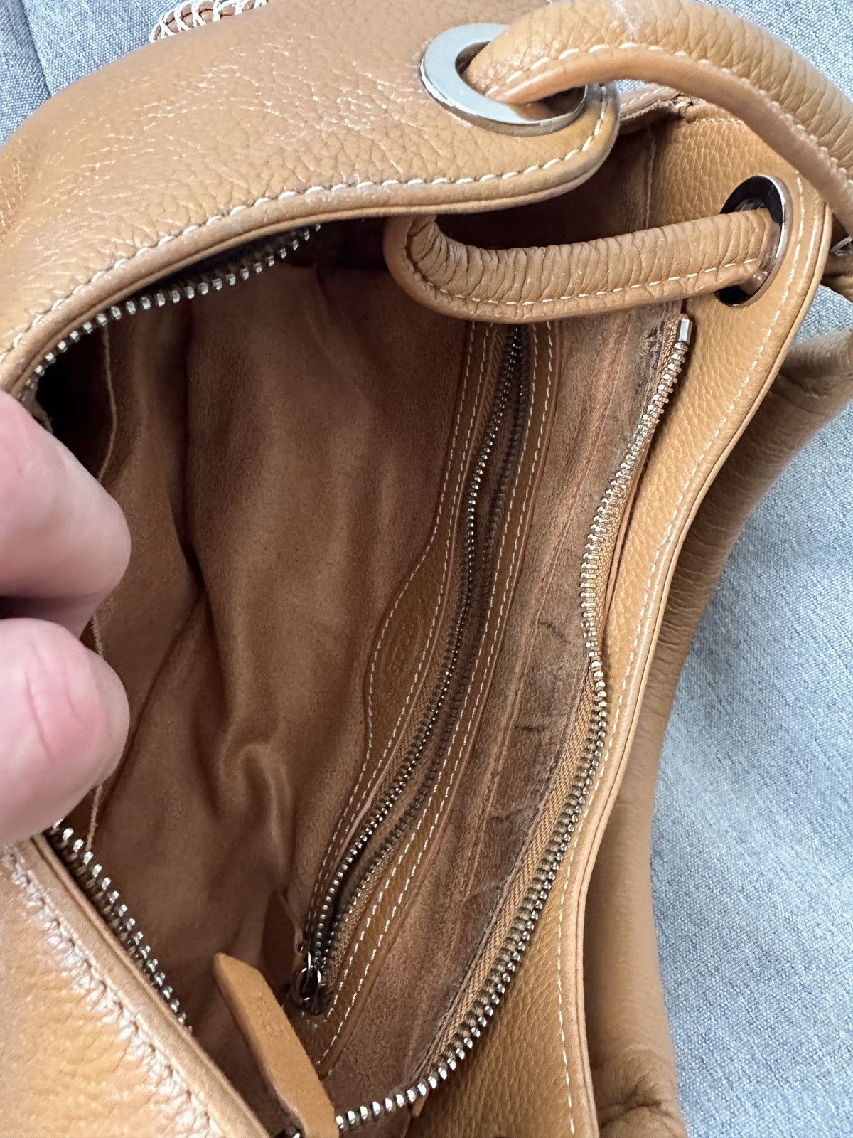 Tod's TOD’S Tan Leather Handbag Classic Designer Purse Size ONE SIZE - 10 Thumbnail
