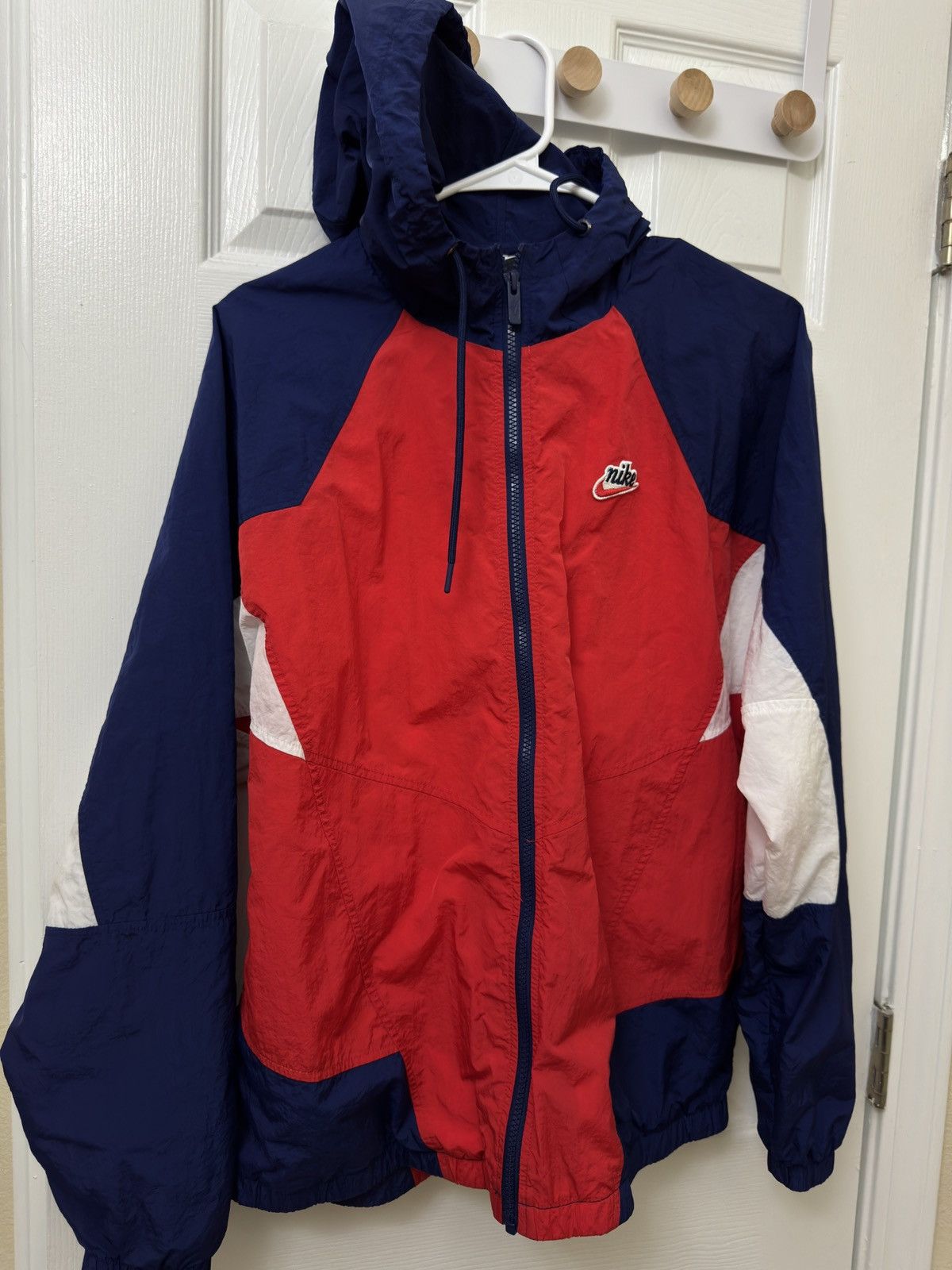Nike Nike windbreaker with hood red blue white Size US S / EU 44-46 / 1 - 1 Thumbnail