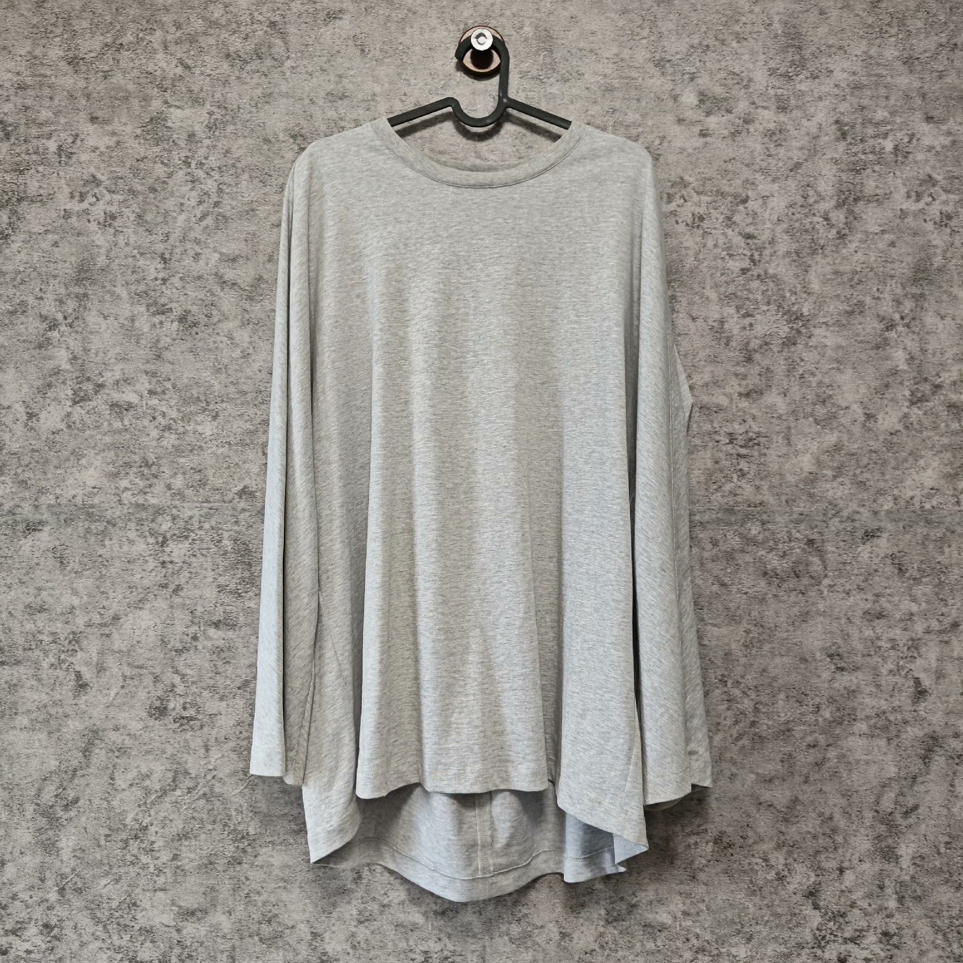 Balenciaga Balenciaga T-Shirt S Women Size S / US 4 / IT 40 - 1 Thumbnail