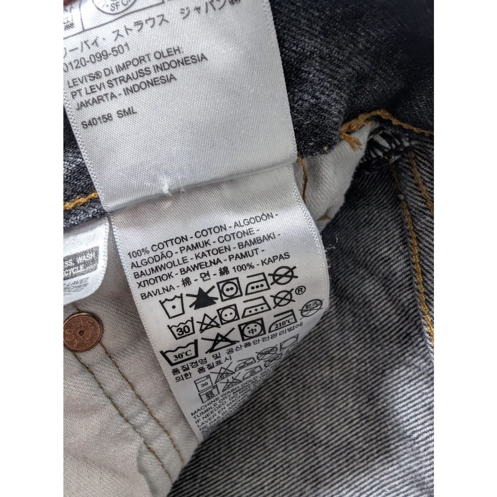 Levi's Levi's 501 Jeans Mens 44x34 Black Denim Button Fly Straight Leg 5-Pocket Classic Jeans Mens Black 90s Style Size US 44 / EU 60 - 6 Thumbnail