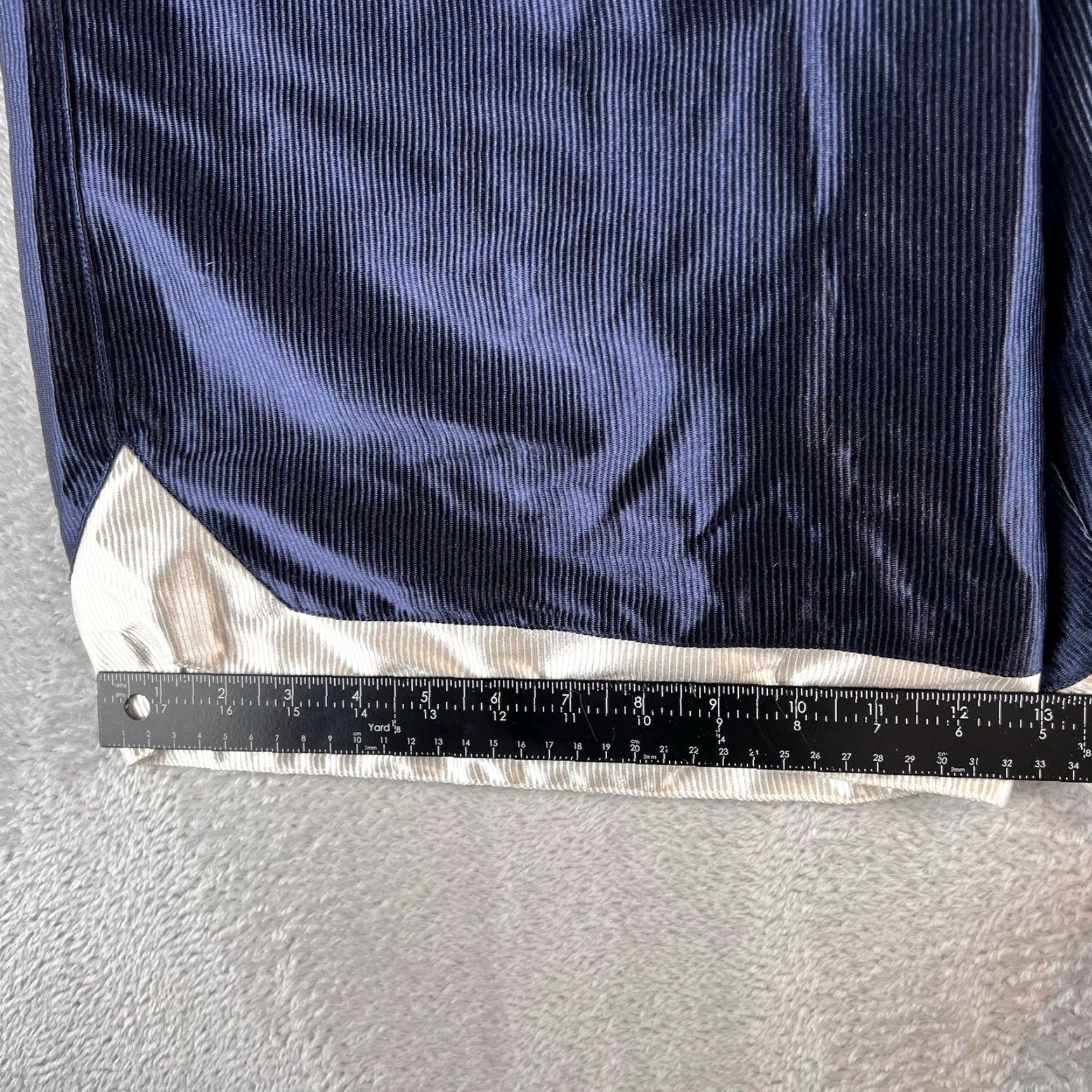 Nike VINTAGE Nike Short Basketball Shorts Mens M Blue White Pockets Drawstring Breathable Easy Care Elastic Waist 100% Polyester Y2K Athletic Sports Style Size US 31 - 6 Thumbnail