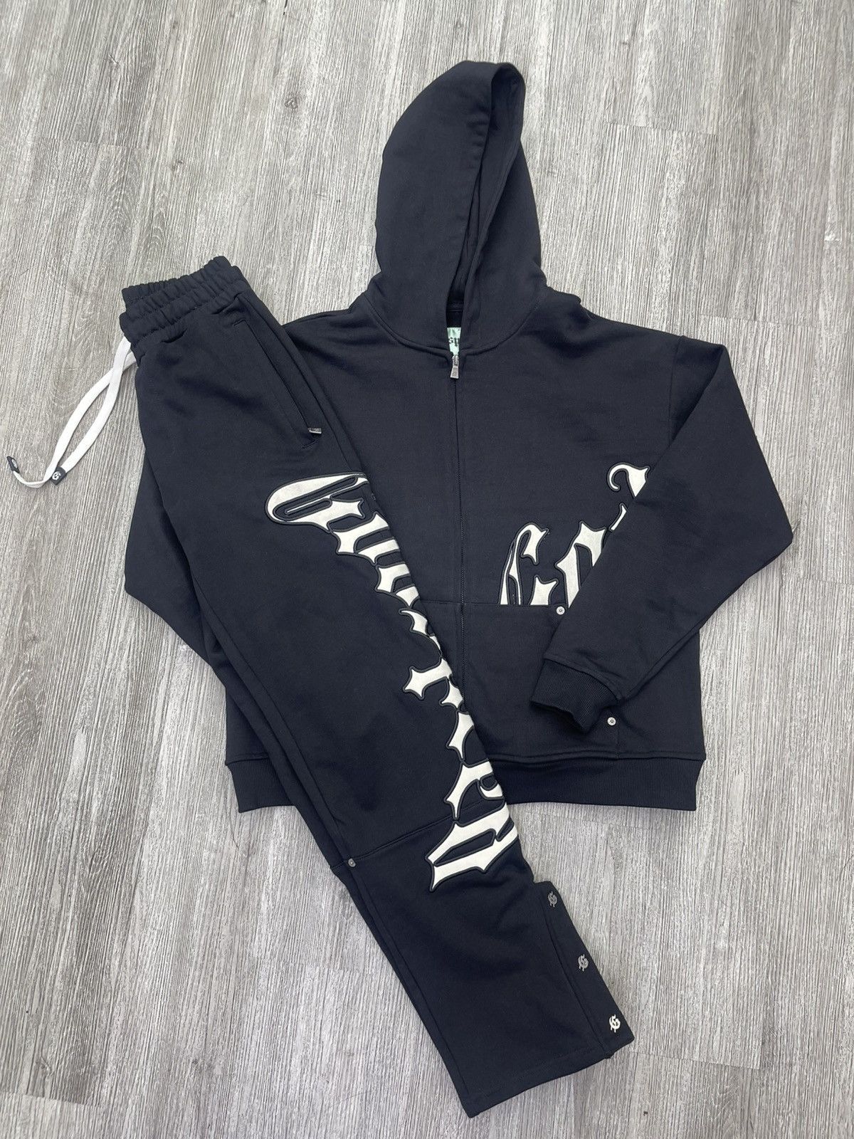 Godspeed Godspeed og logo black sweatsuit Size US 28 / EU 44 - 1 Thumbnail