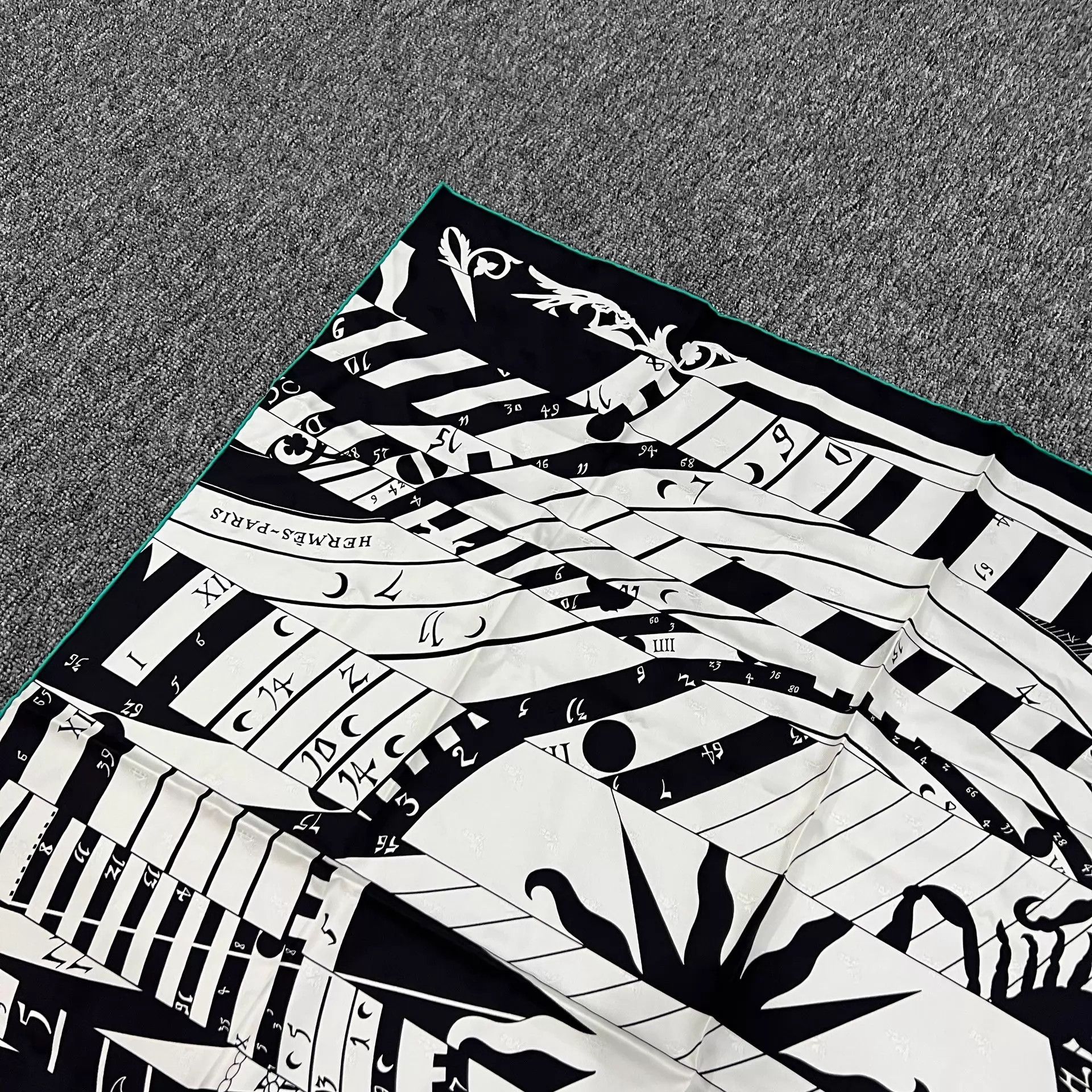Hermes Hermes Black & White Star Pattern Silk Scarf Mint 90x90 Size ONE SIZE - 5 Thumbnail