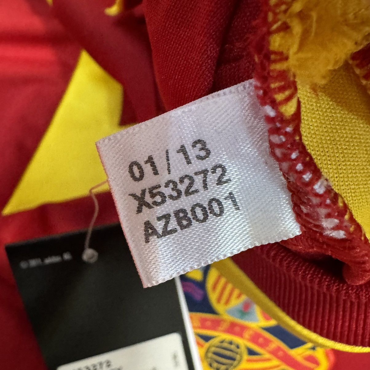 Adidas Spain 13/14 home shirt (bnwt) Size US M / EU 48-50 / 2 - 6 Thumbnail