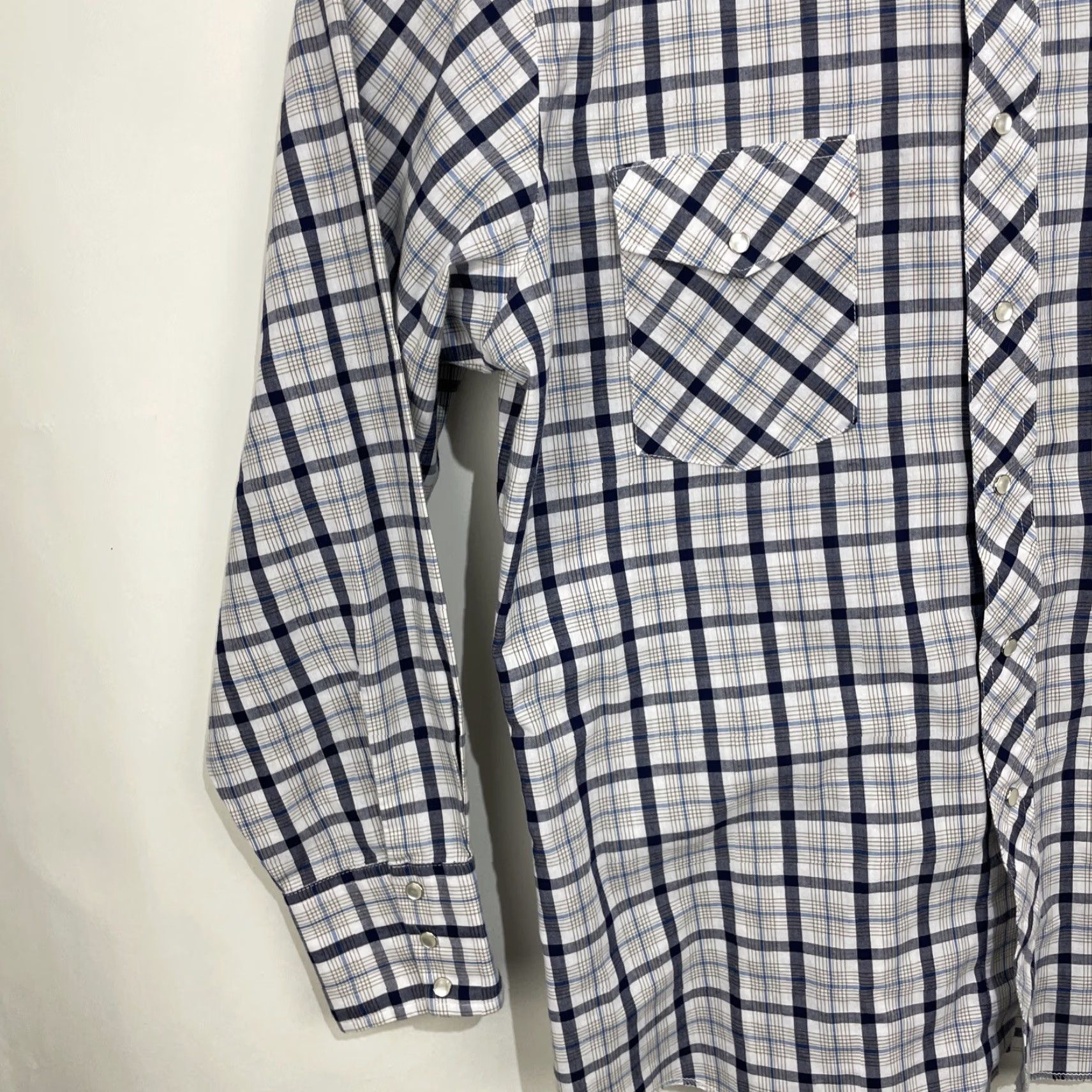 Wrangler VINTAGE Wrangler Wrancher Pearl Snap Western Shirt Mens Large Blue White Plaid 75204PP Size US L / EU 52-54 / 3 - 7 Thumbnail