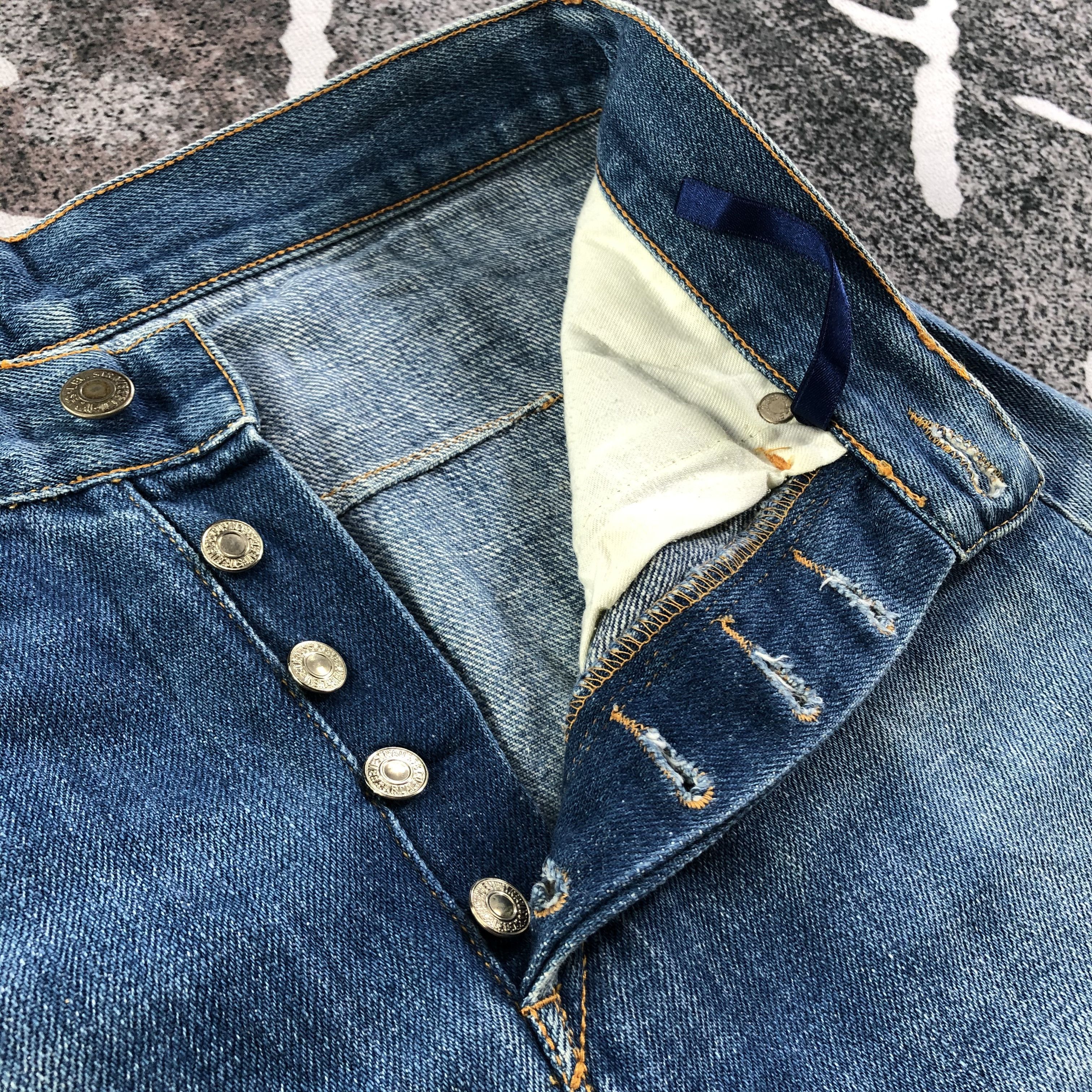 Levi's Vintage Levis Jeans Faded Blue Denim KJ1590 Size US 28 / EU 44 - 6 Thumbnail