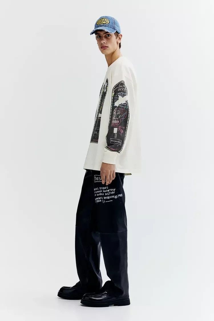 H&M × Jean-Michel Basquiat × Who Decides War WHO DECIDES WAR x BASQUIAT x H&M LONG SLEEVE RELAXED T-SHIRT Size US L / EU 52-54 / 3 - 3 Thumbnail