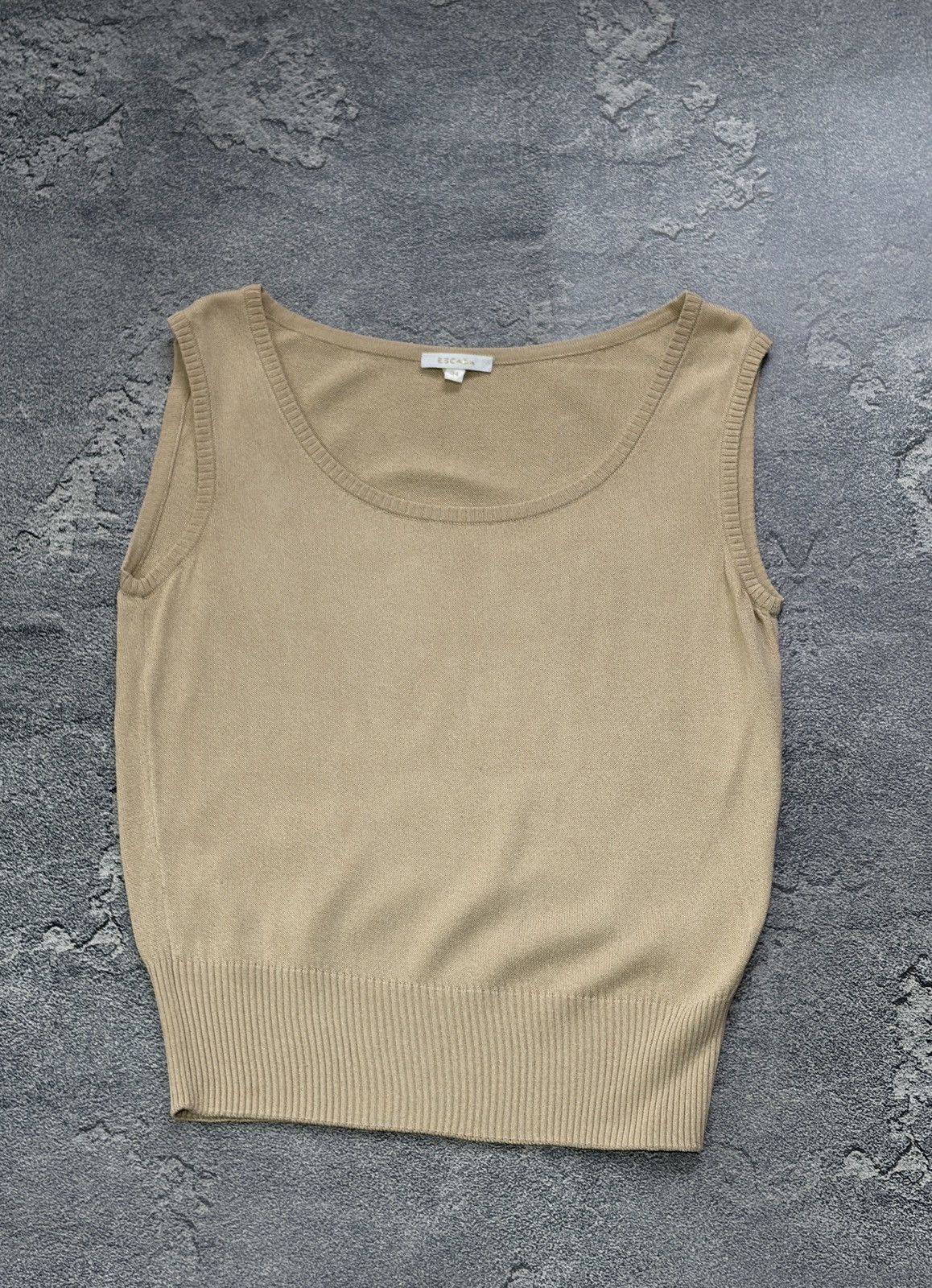 Escada Escada Beige Knit Tank Top Scoop Neck Sleeveless Vest Top 34 Size XS / US 0-2 / IT 36-38 - 1 Thumbnail