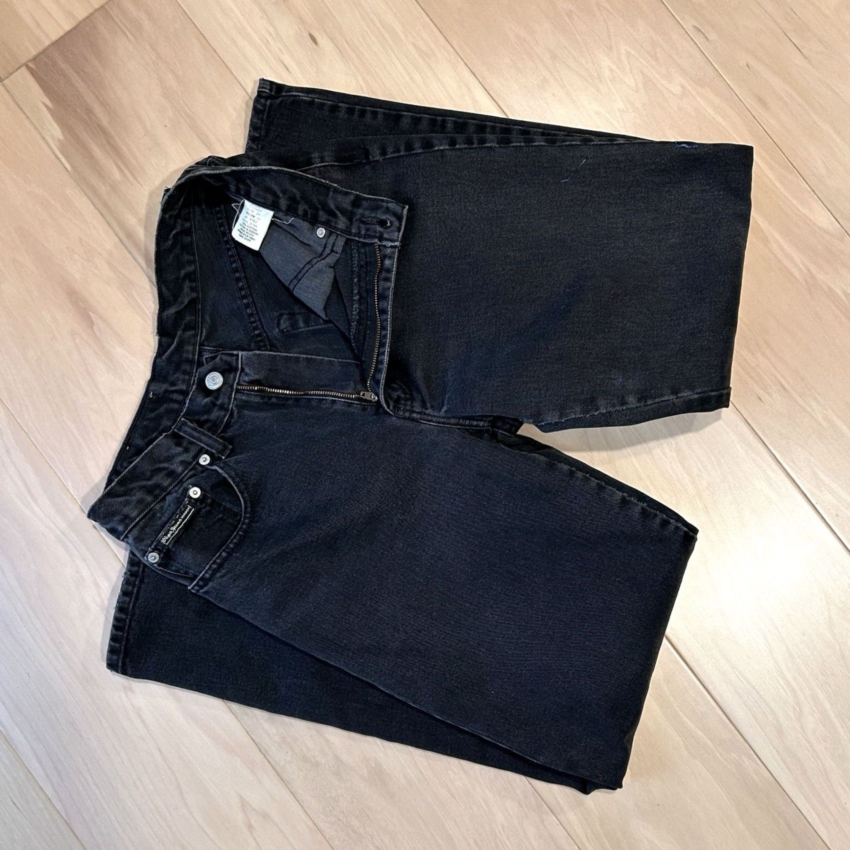 Vintage VINTAGE Pepe Jeans London Betty Jeans Women’s 26x30 Black Tapered Fit Distressed Size 26" / US 2 / IT 38 - 4 Thumbnail